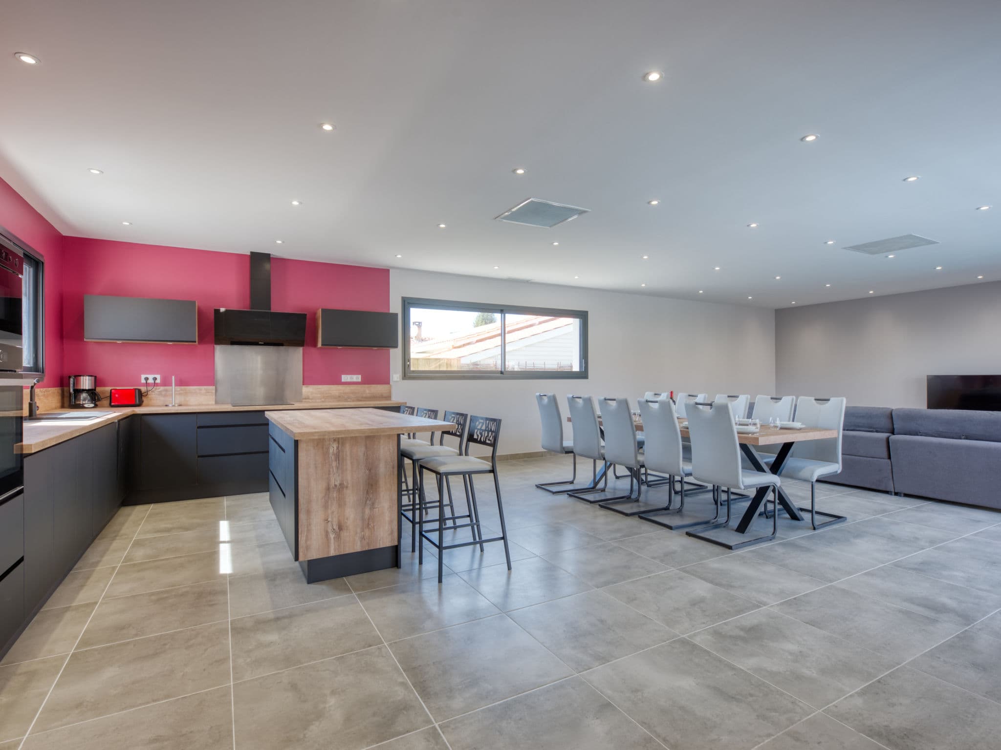 Kitchen / Dining Room