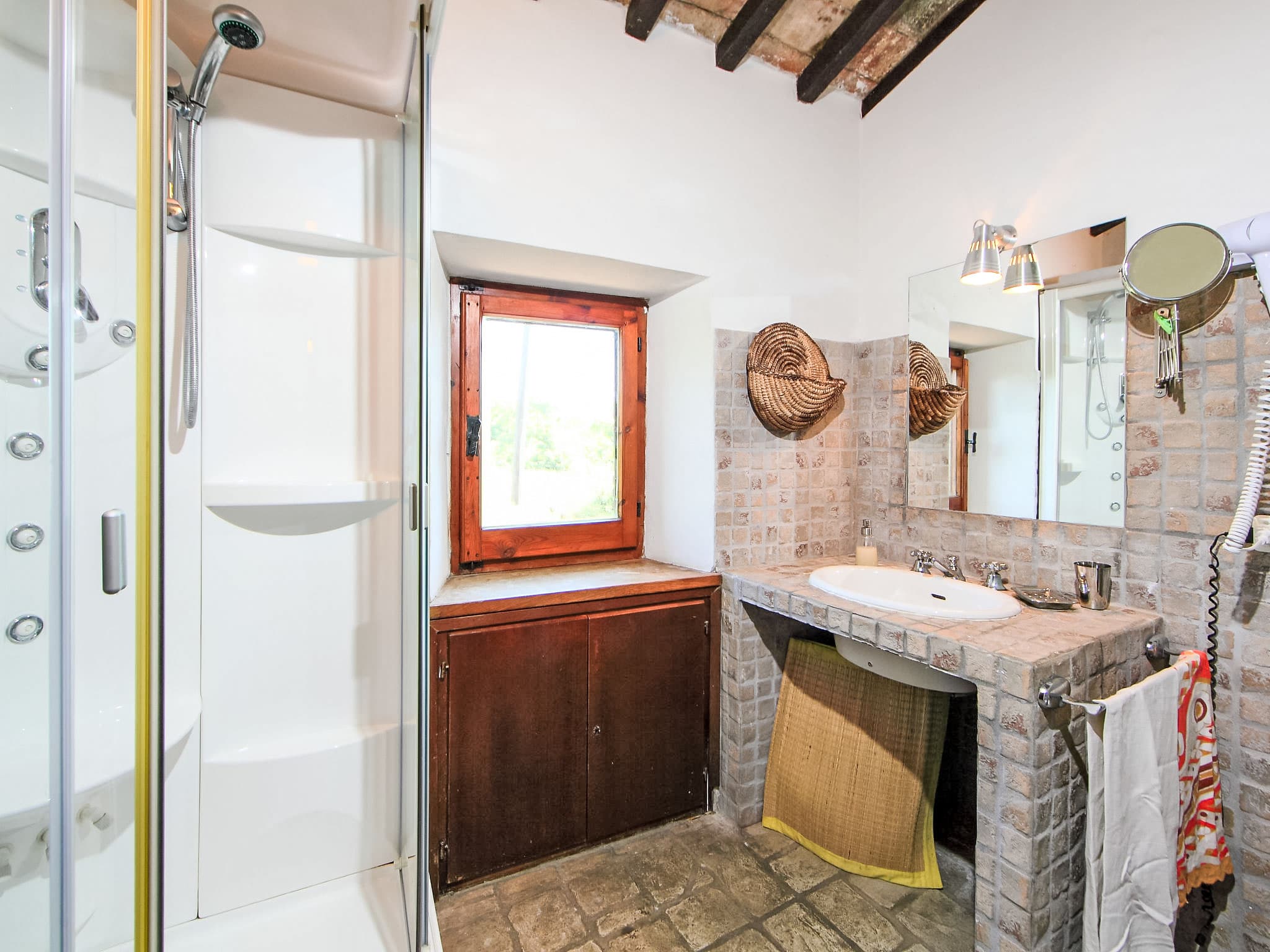 Bathroom / Wellness
