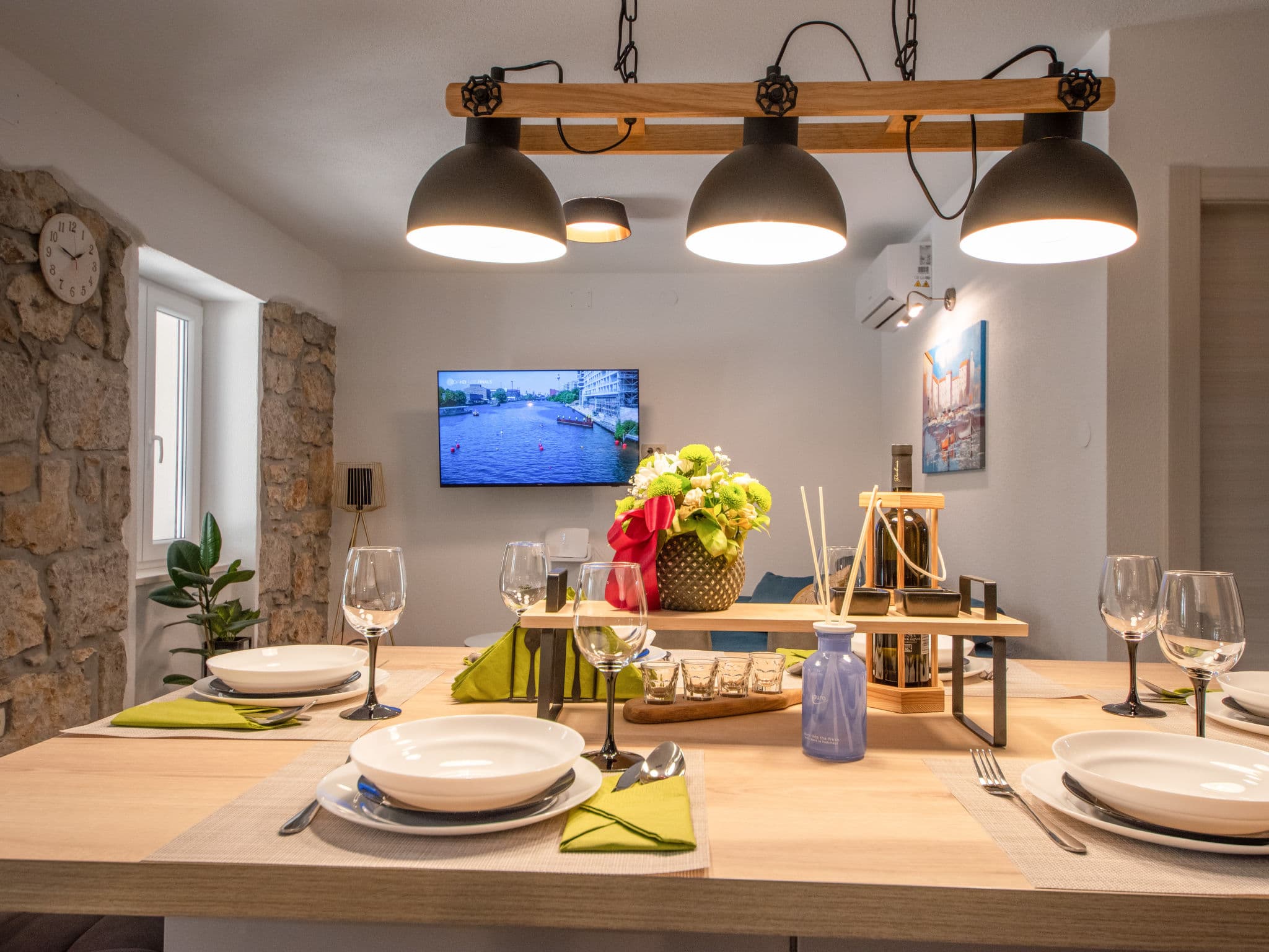 Kitchen / Dining Room