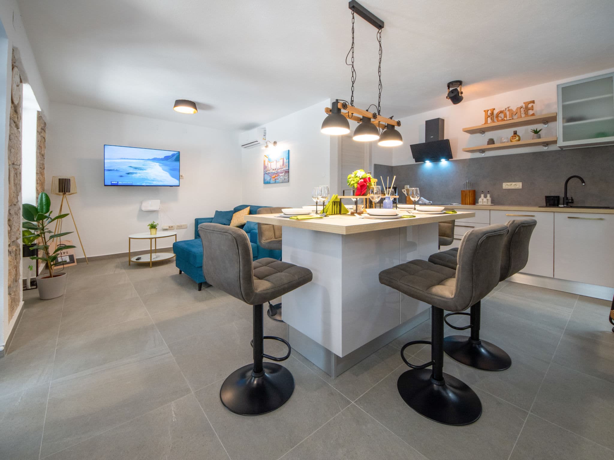 Kitchen / Dining Room
