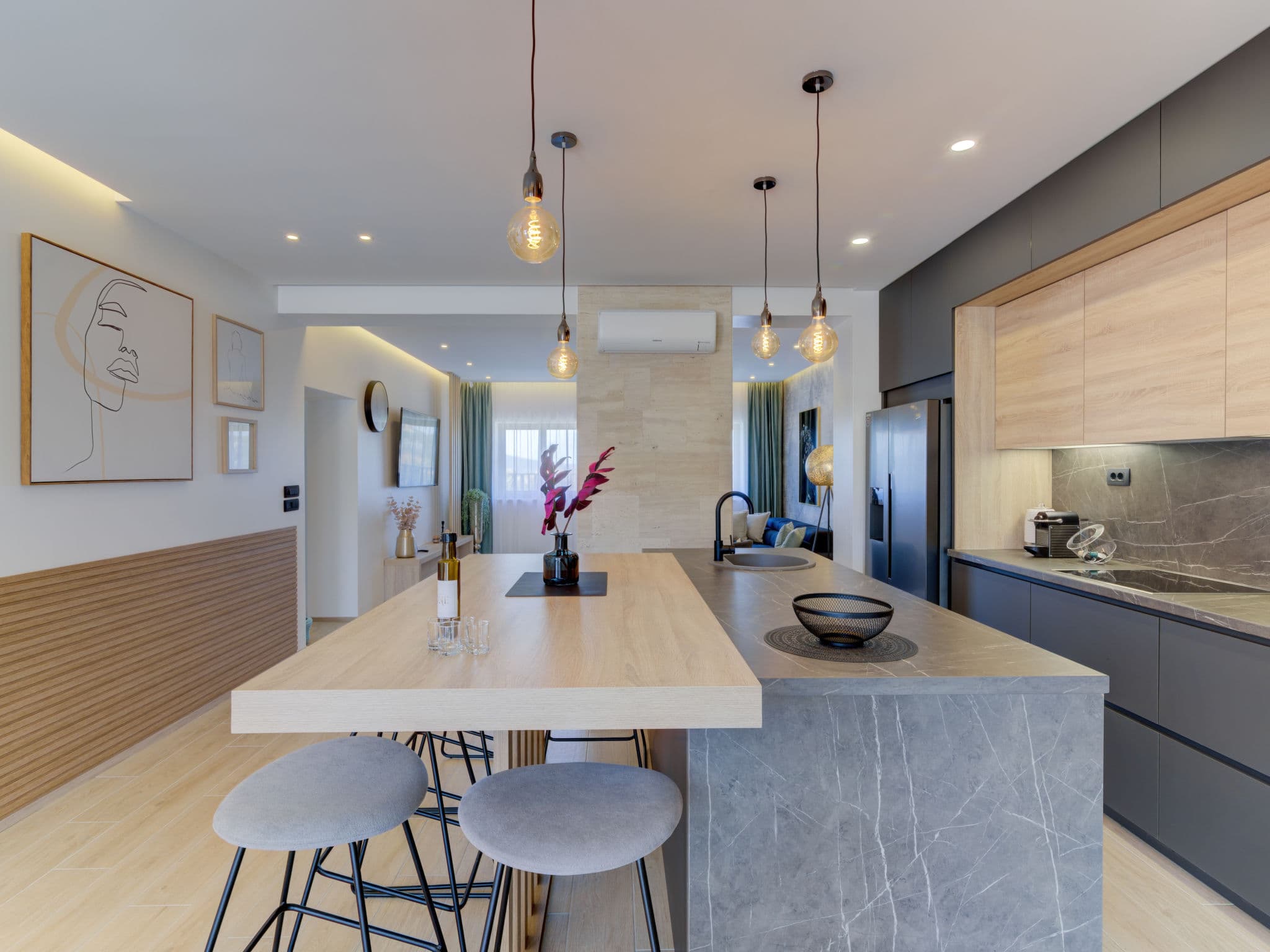 Kitchen / Dining Room