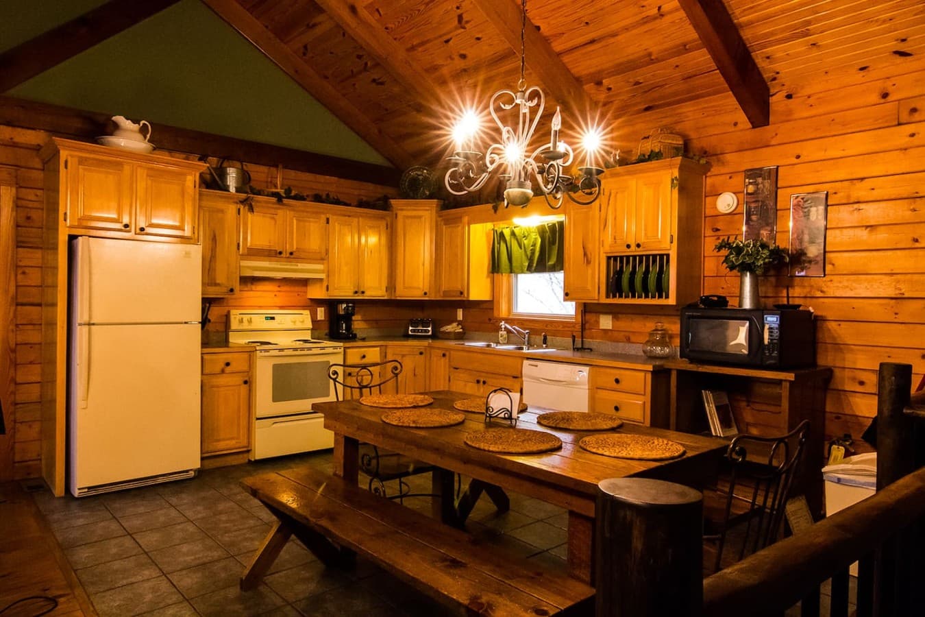 Full kitchen