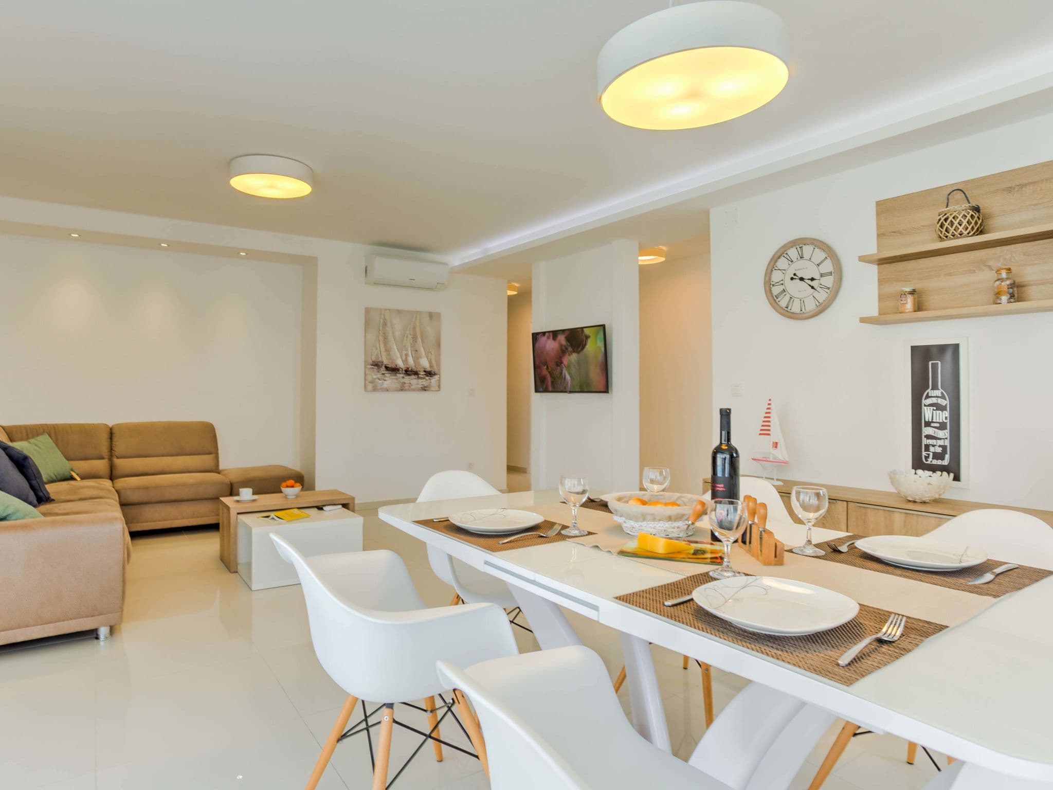 Kitchen / Dining Room