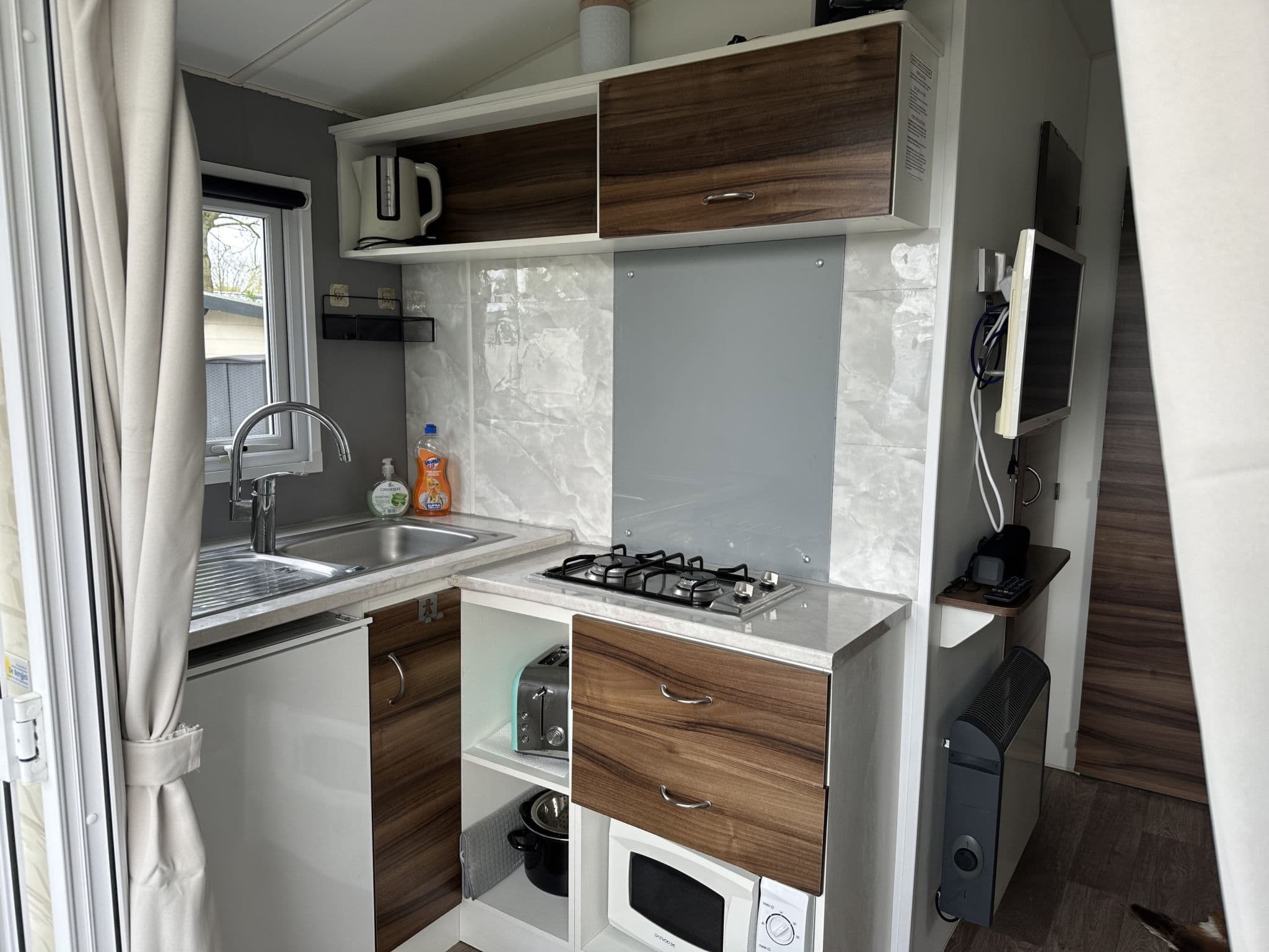 Kitchen / Dining Room