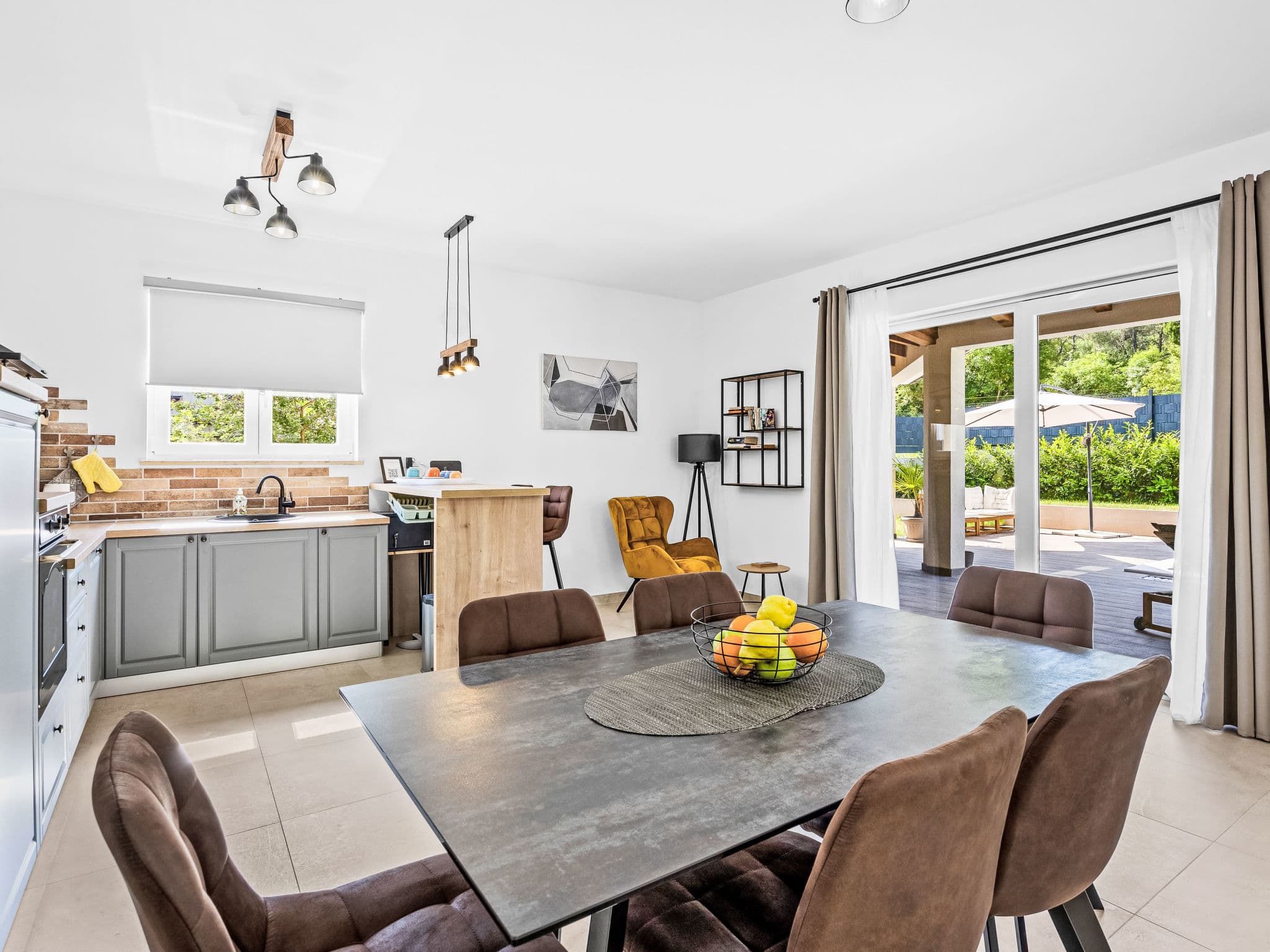 Kitchen / Dining Room