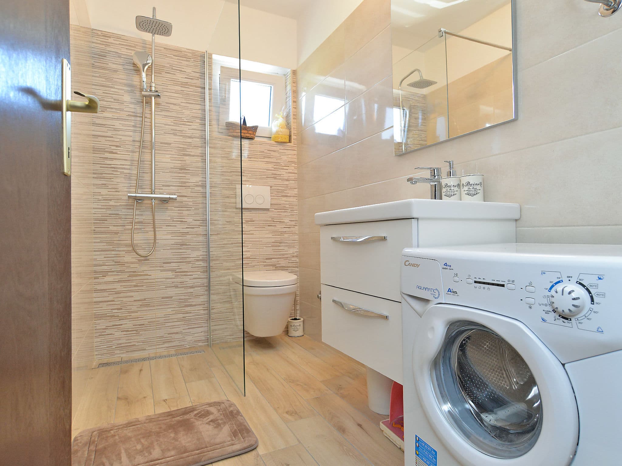 Bathroom / Wellness