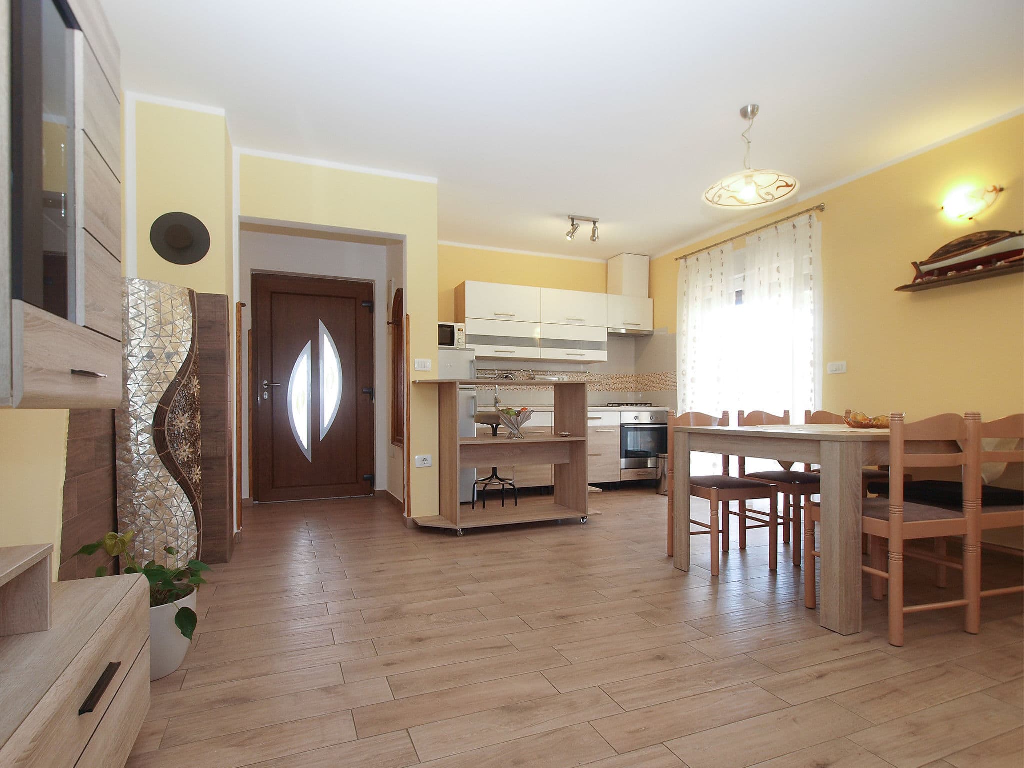Kitchen / Dining Room