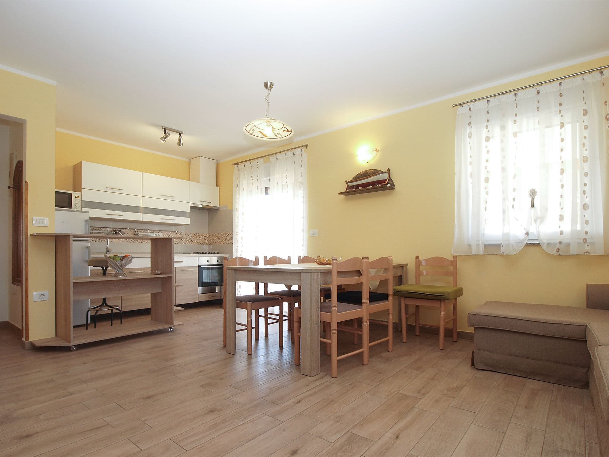 Kitchen / Dining Room
