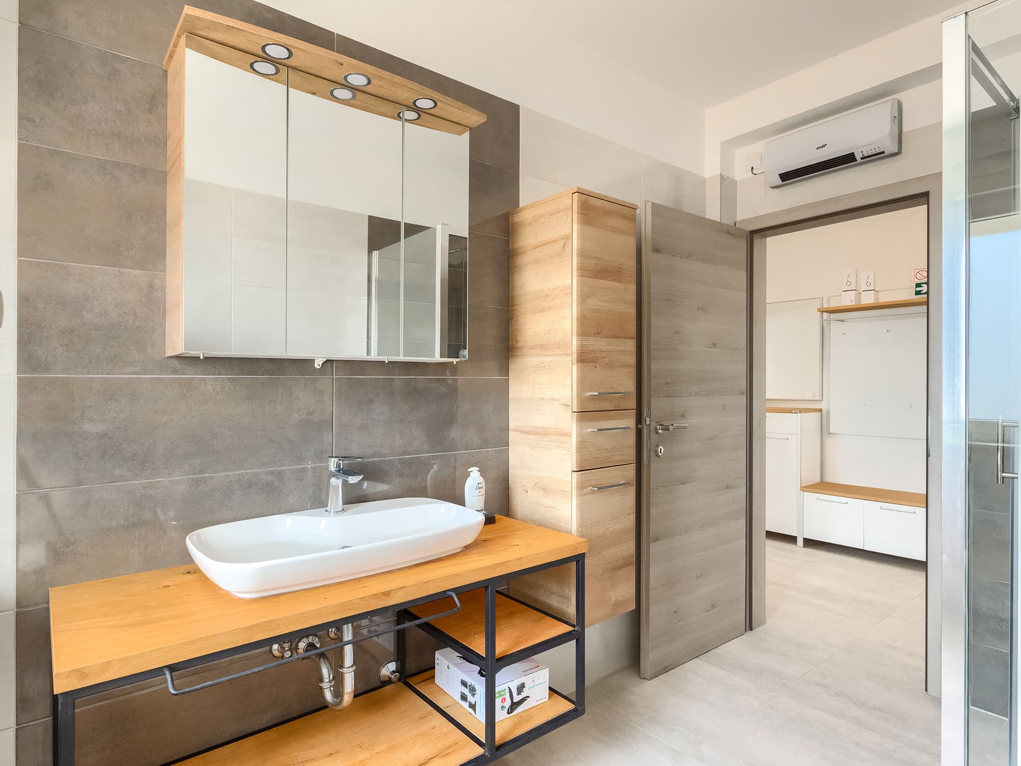 Bathroom / Wellness