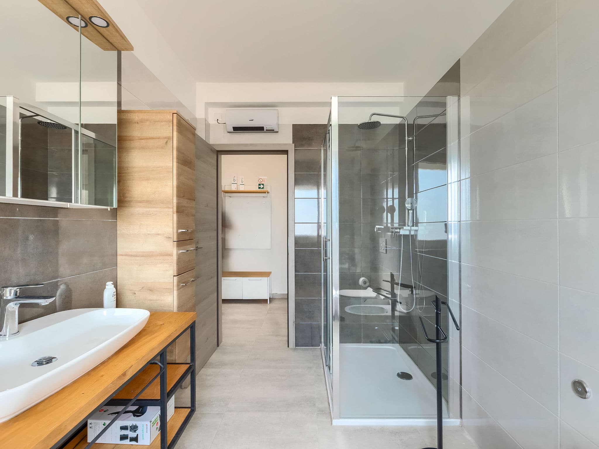 Bathroom / Wellness