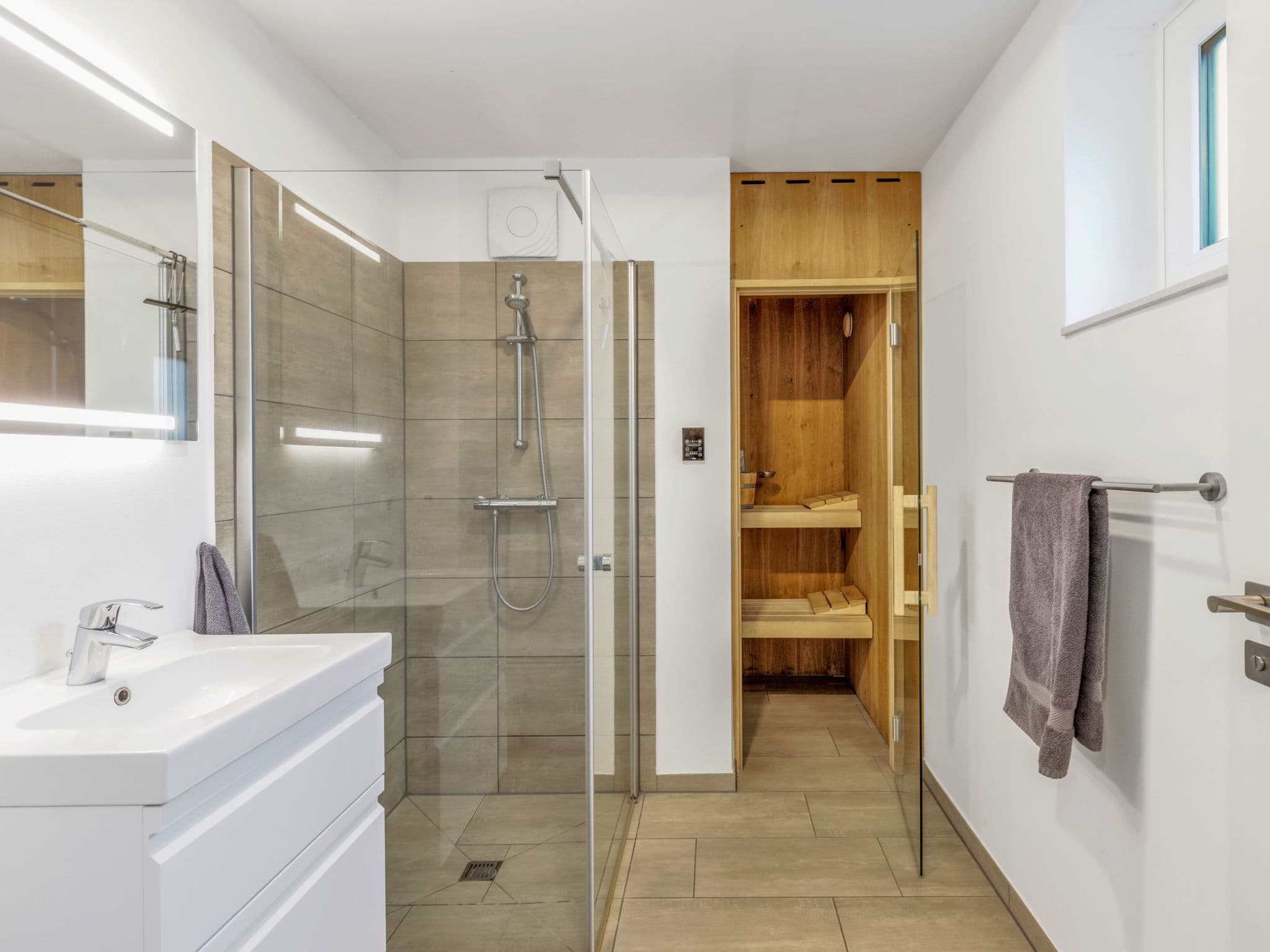 Bathroom / Wellness