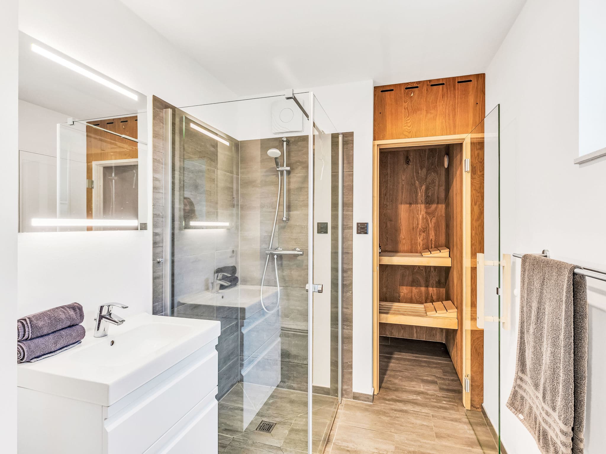 Bathroom / Wellness