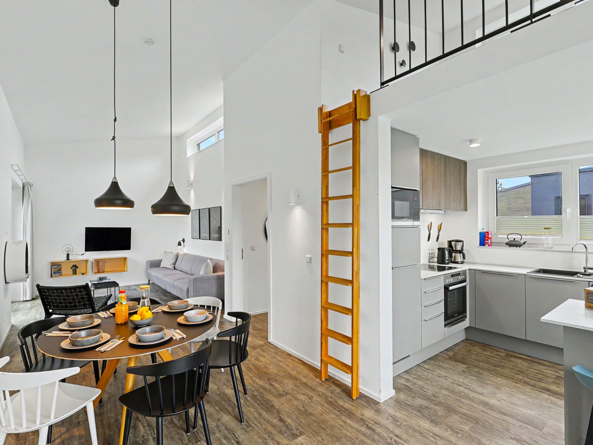 Kitchen / Dining Room