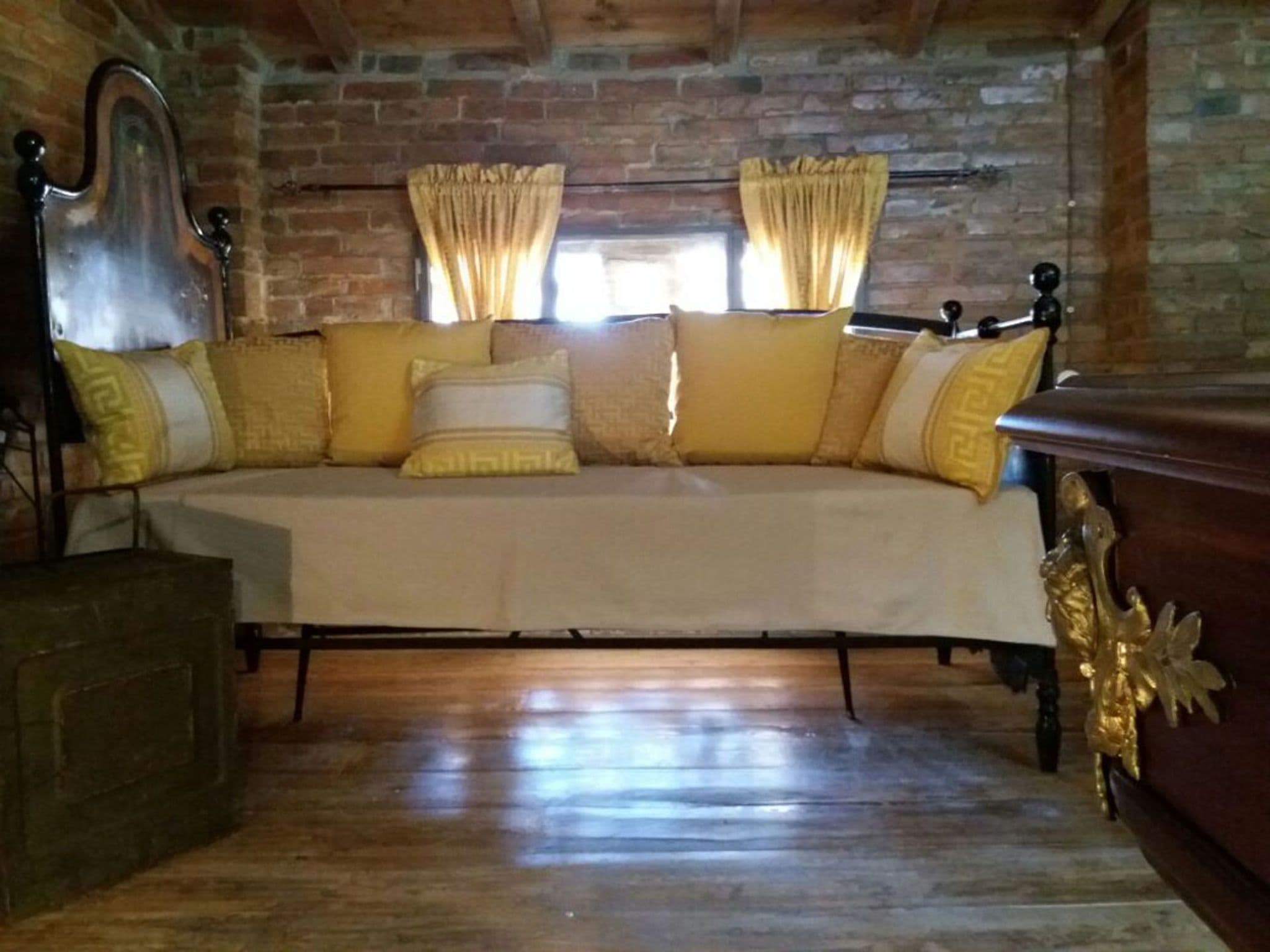 Gallery Image 19