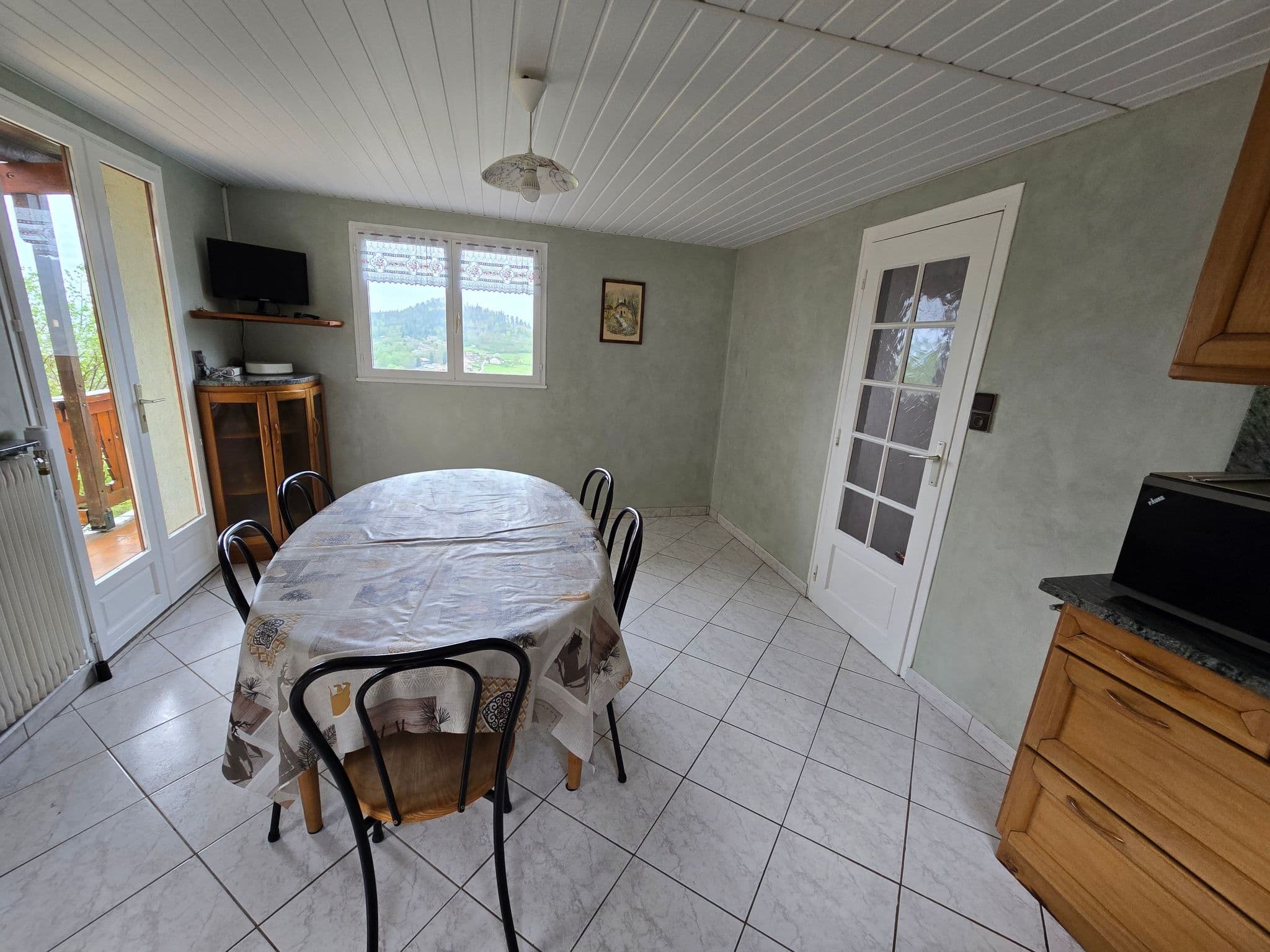 Kitchen / Dining Room