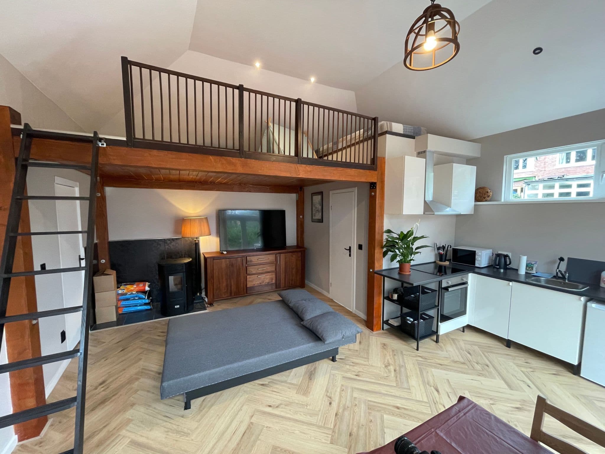 Kitchen / Dining Room