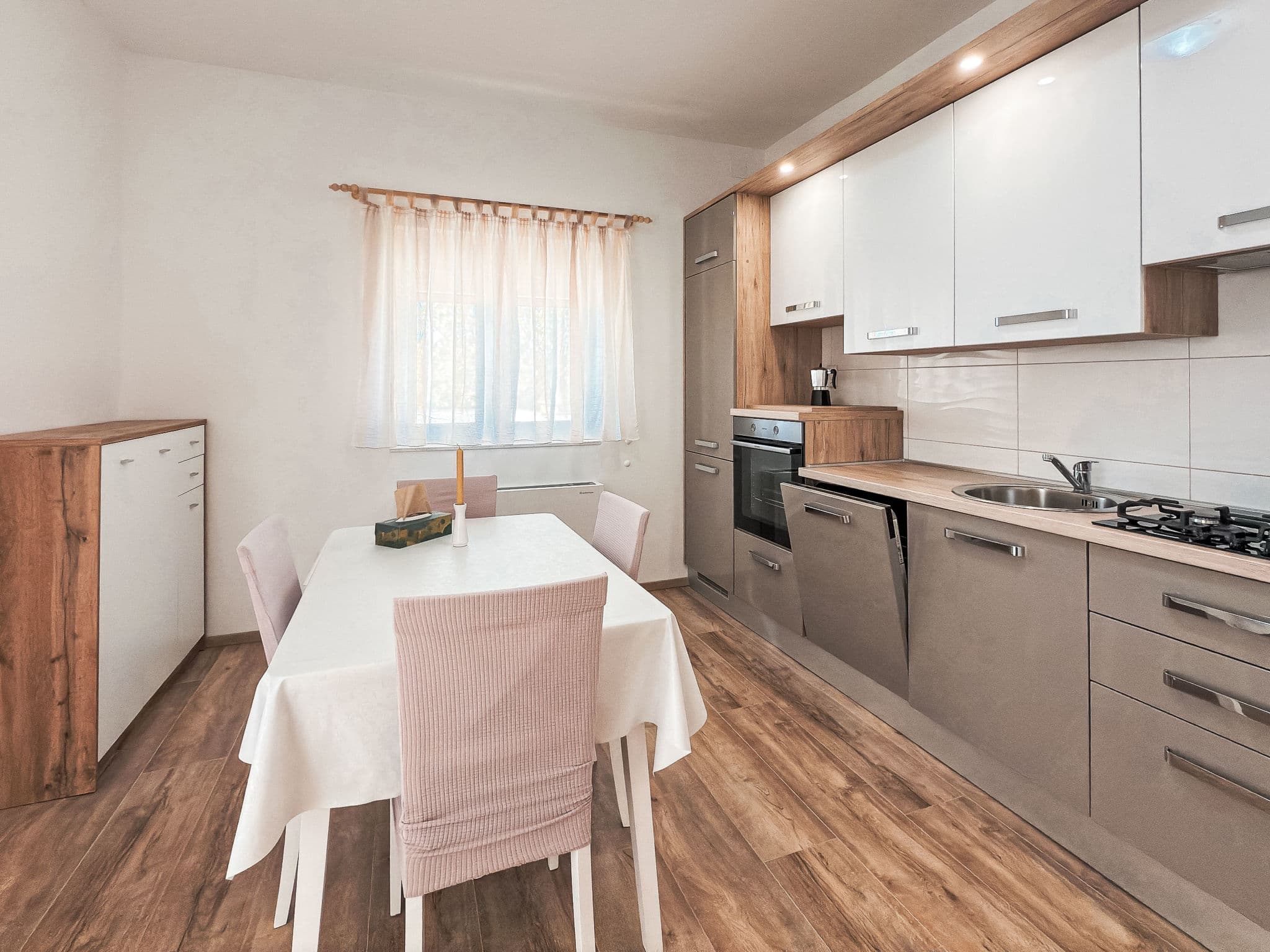 Kitchen / Dining Room