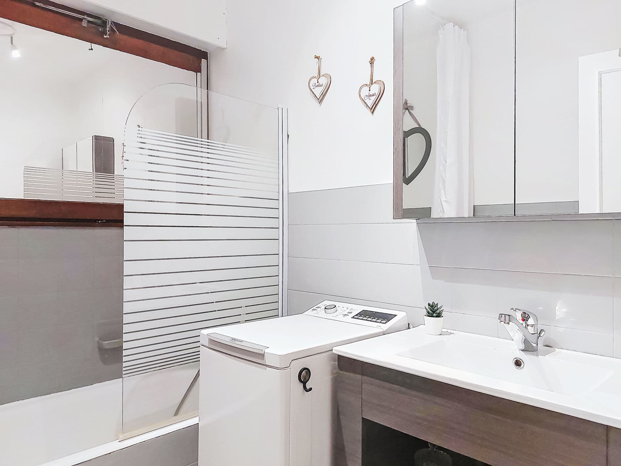Bathroom / Wellness