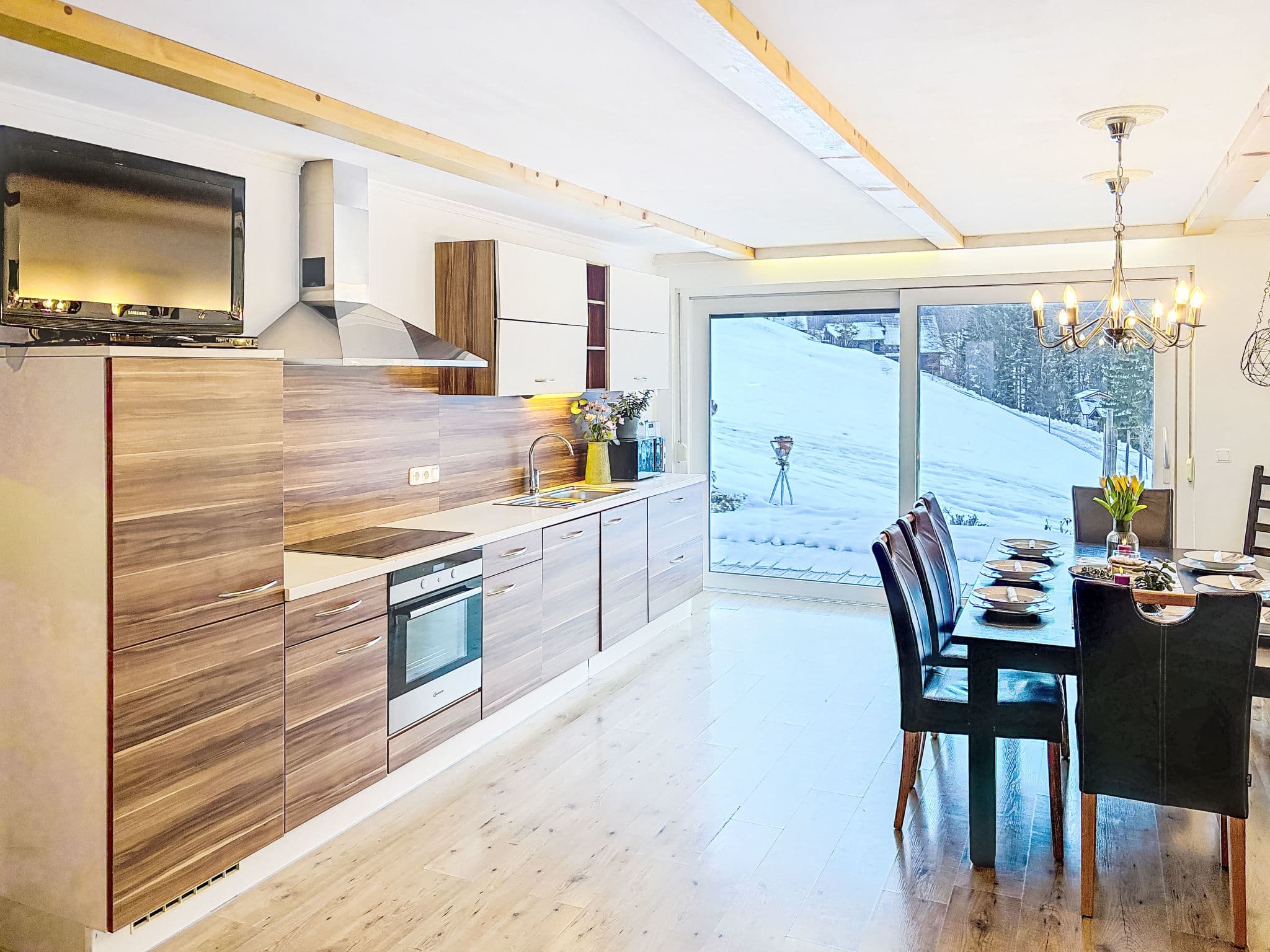Kitchen / Dining Room