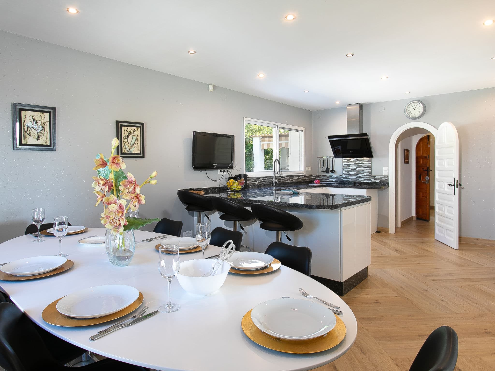 Kitchen / Dining Room
