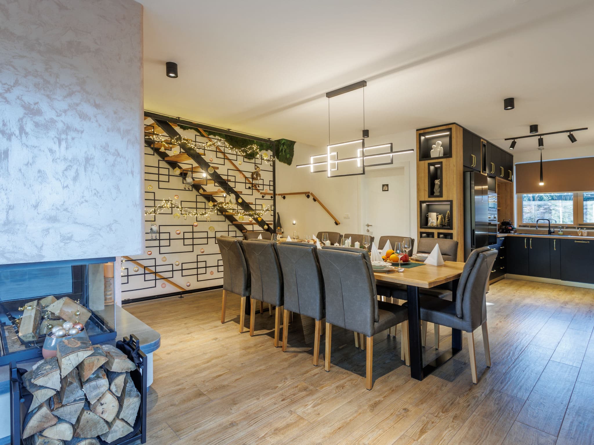 Kitchen / Dining Room