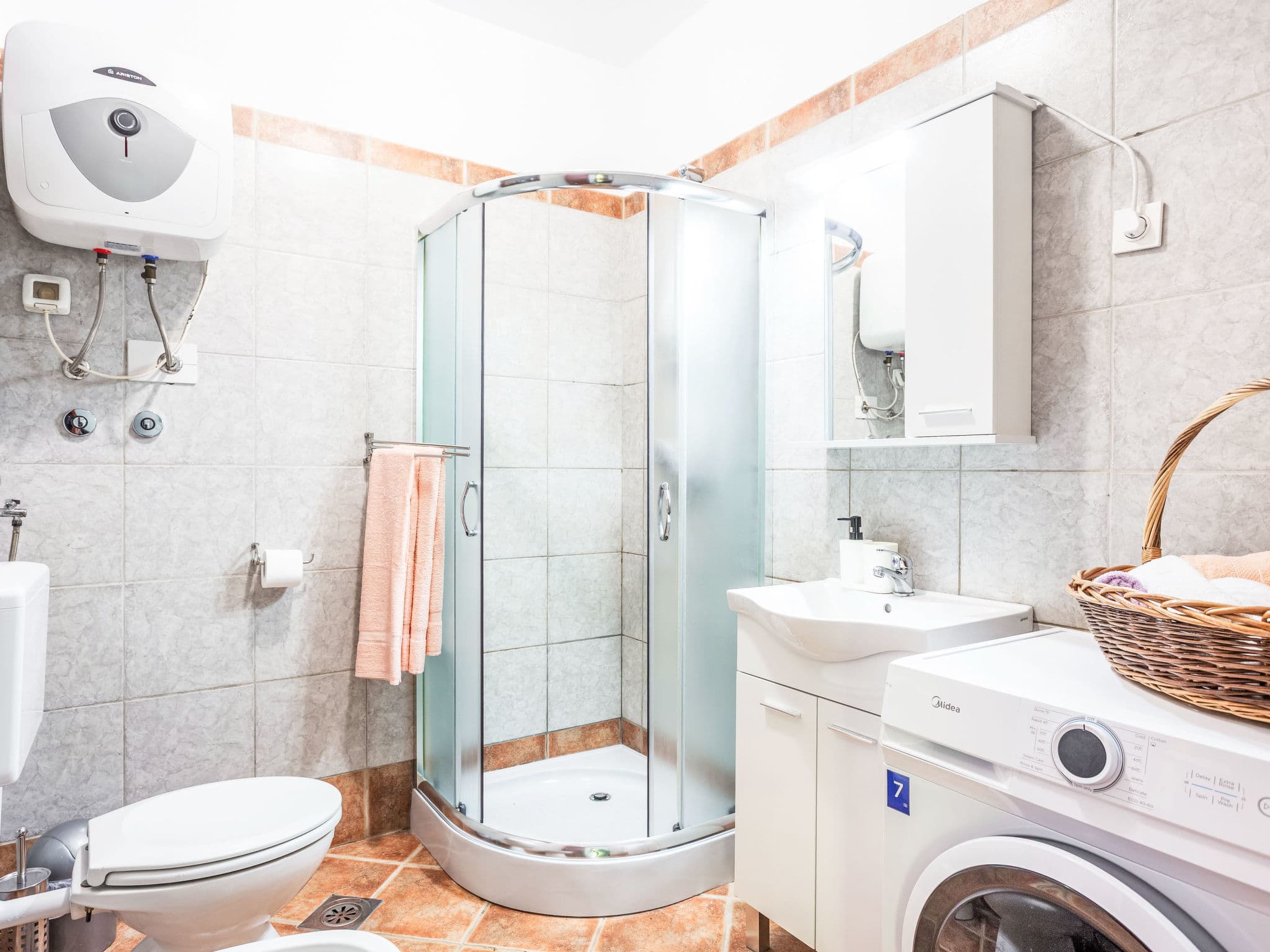 Bathroom / Wellness