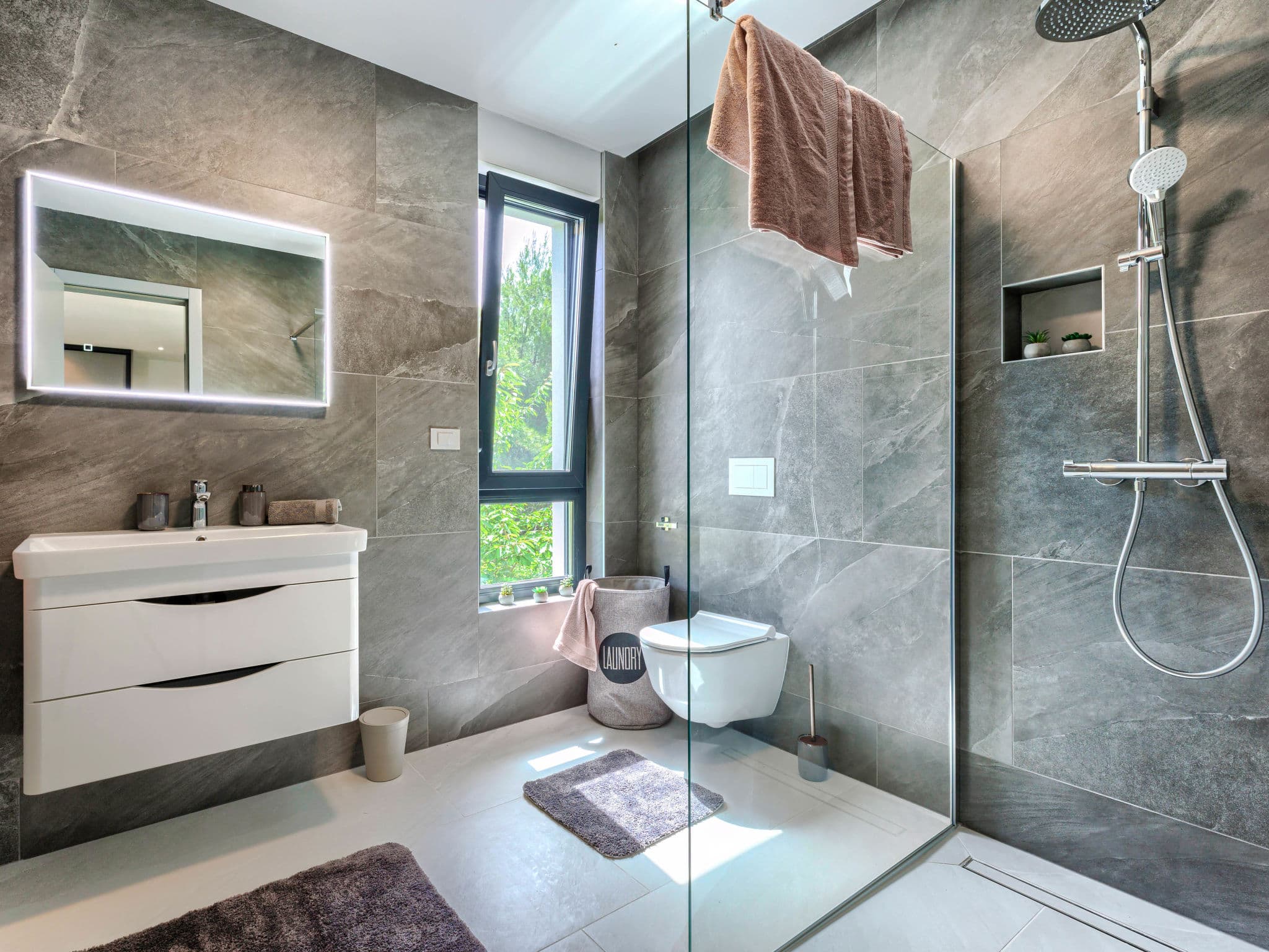 Bathroom / Wellness