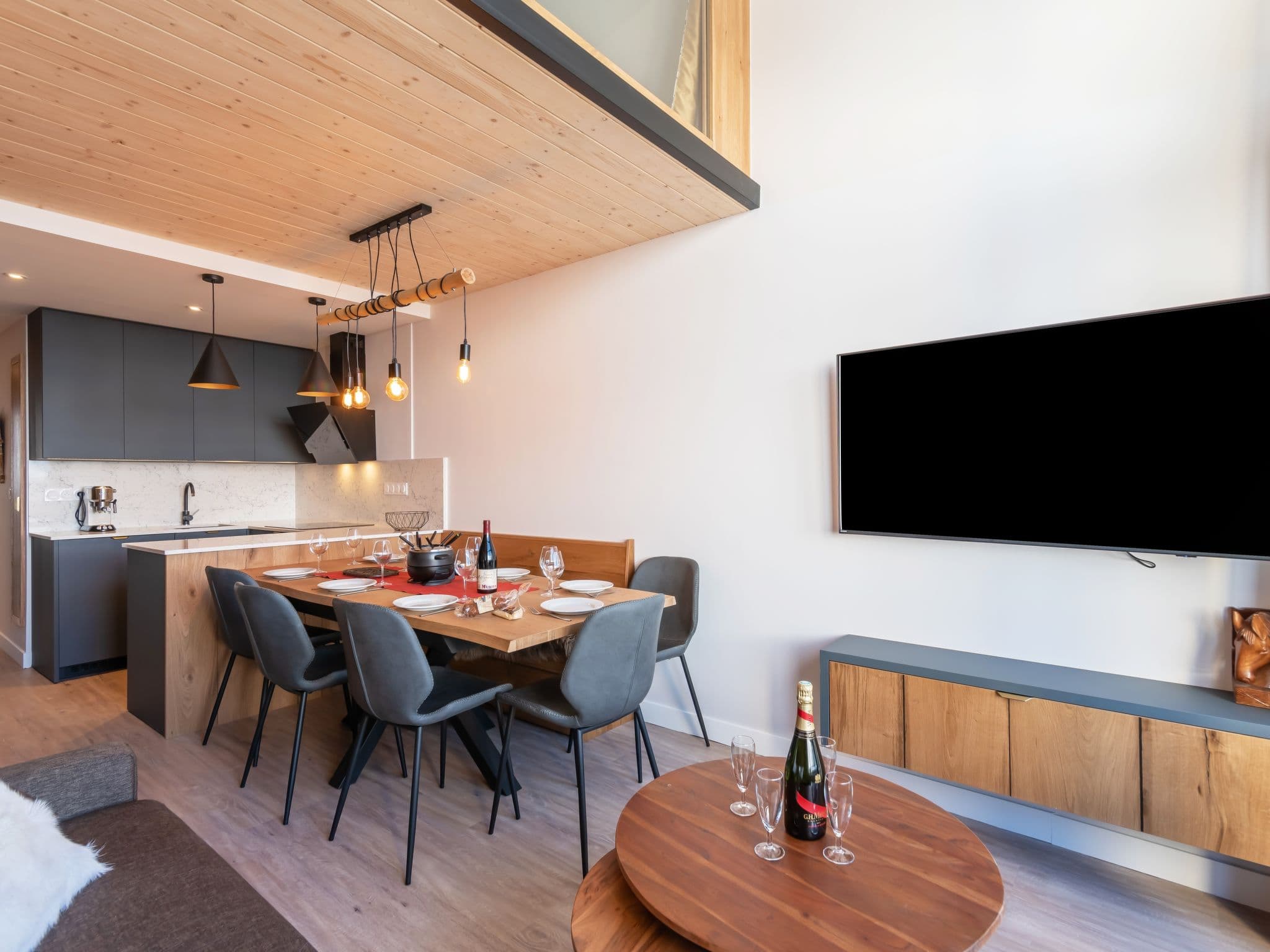 Kitchen / Dining Room