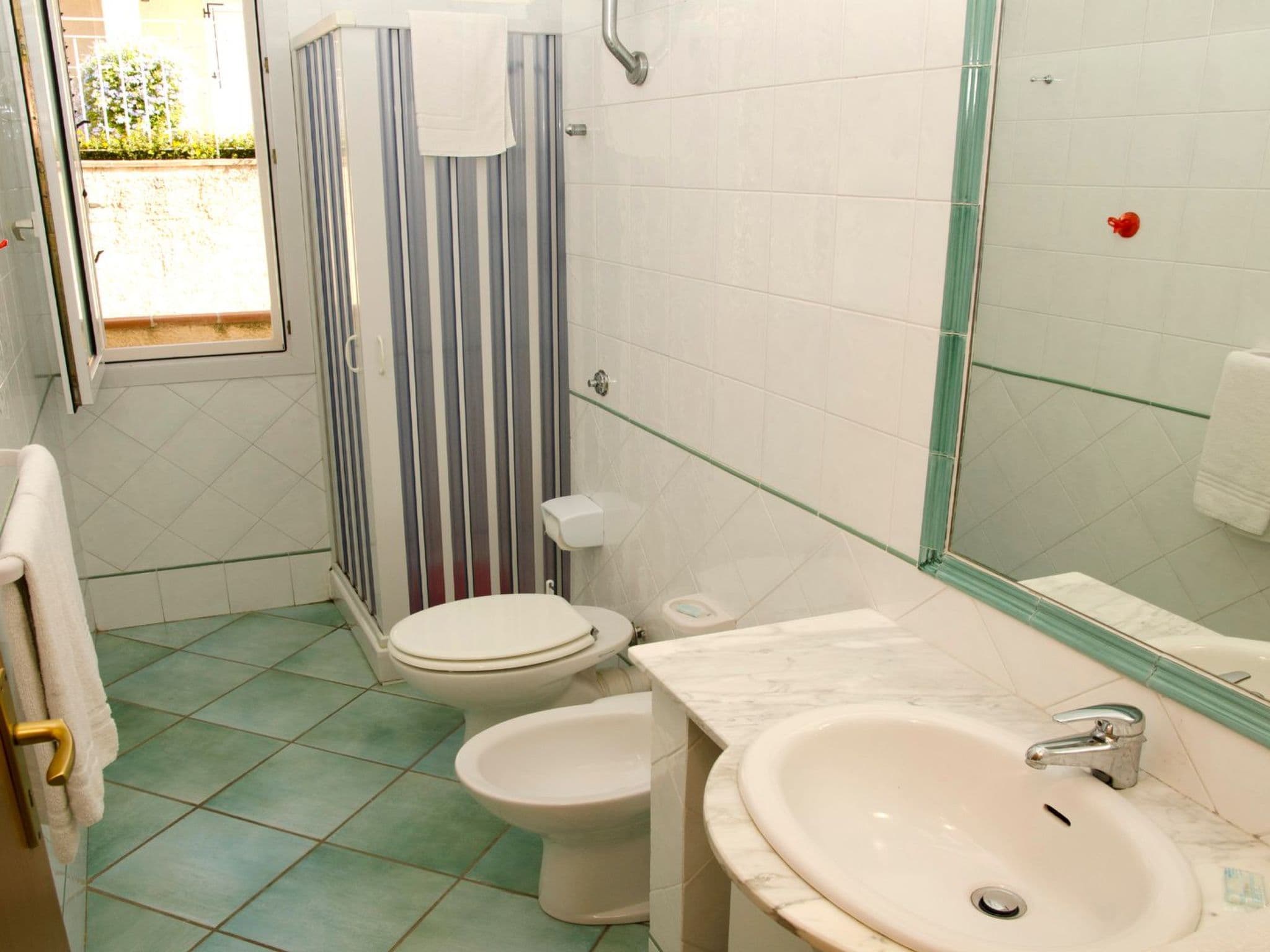 Gallery Image 13
