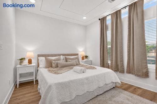Gallery Image 16