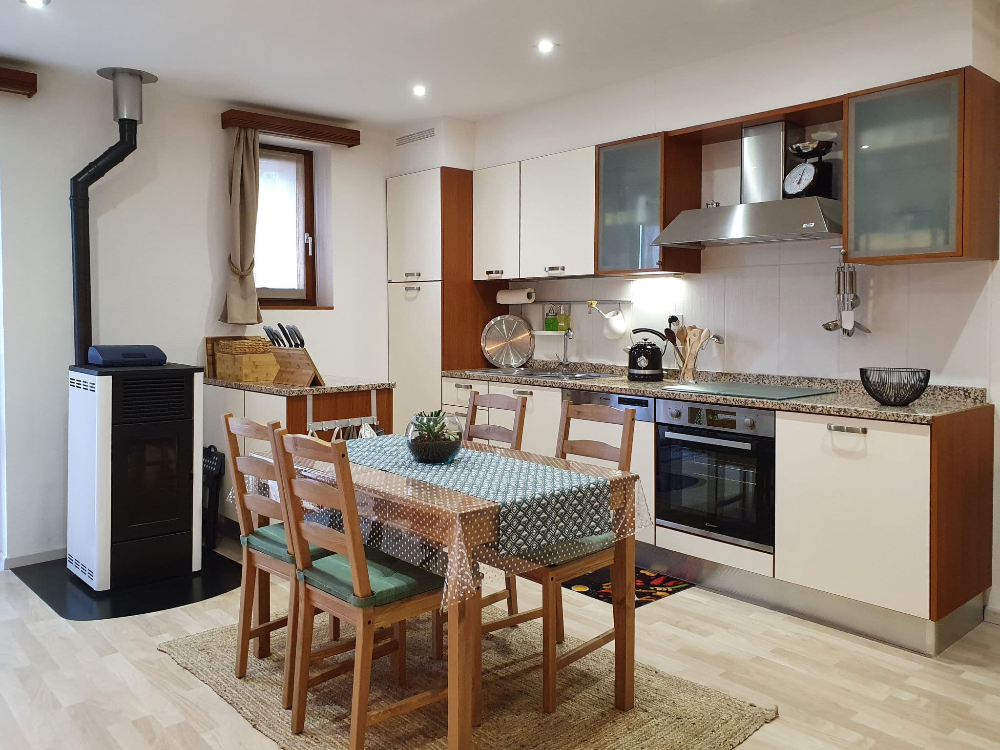 Kitchen / Dining Room