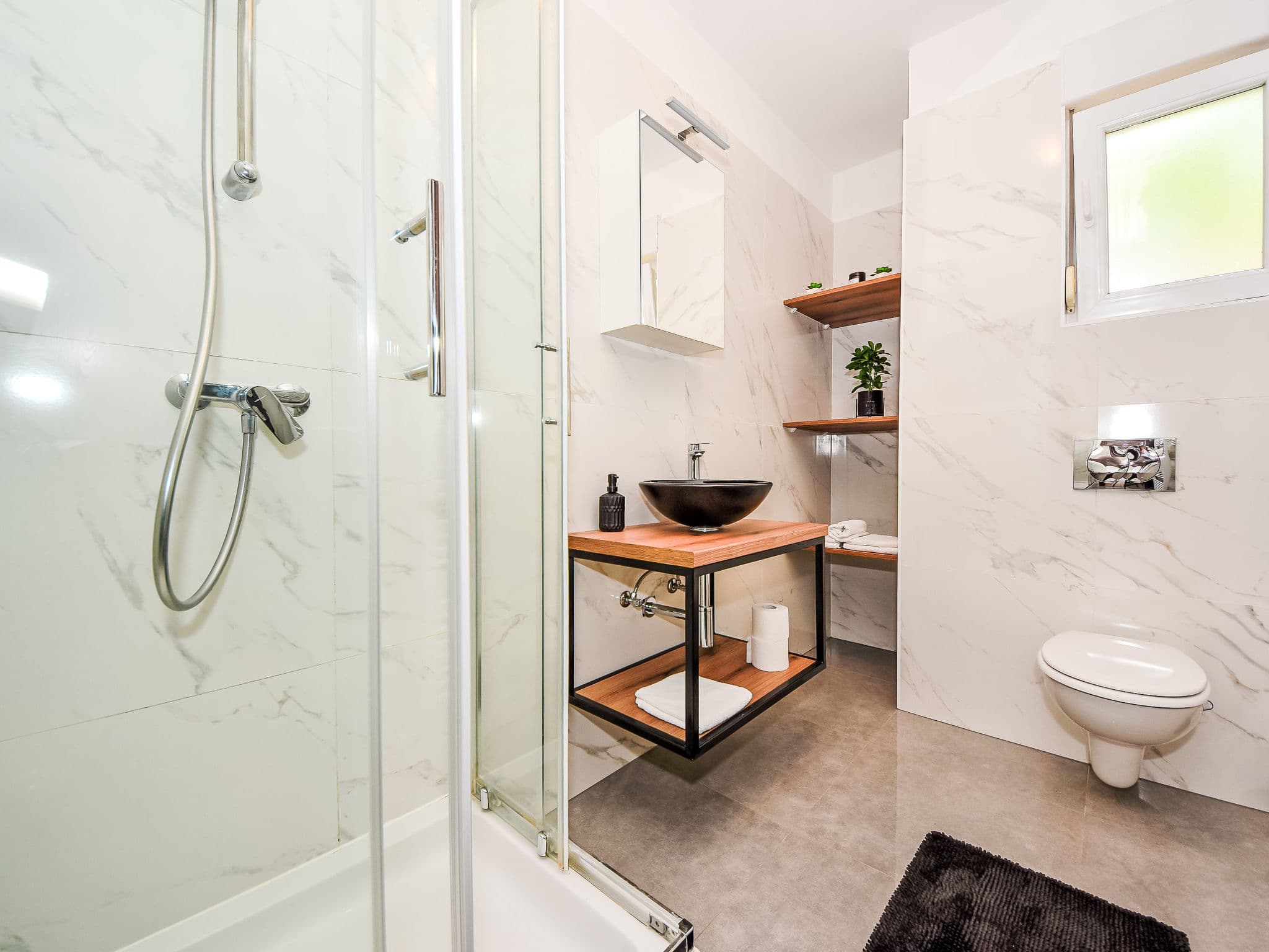 Bathroom / Wellness