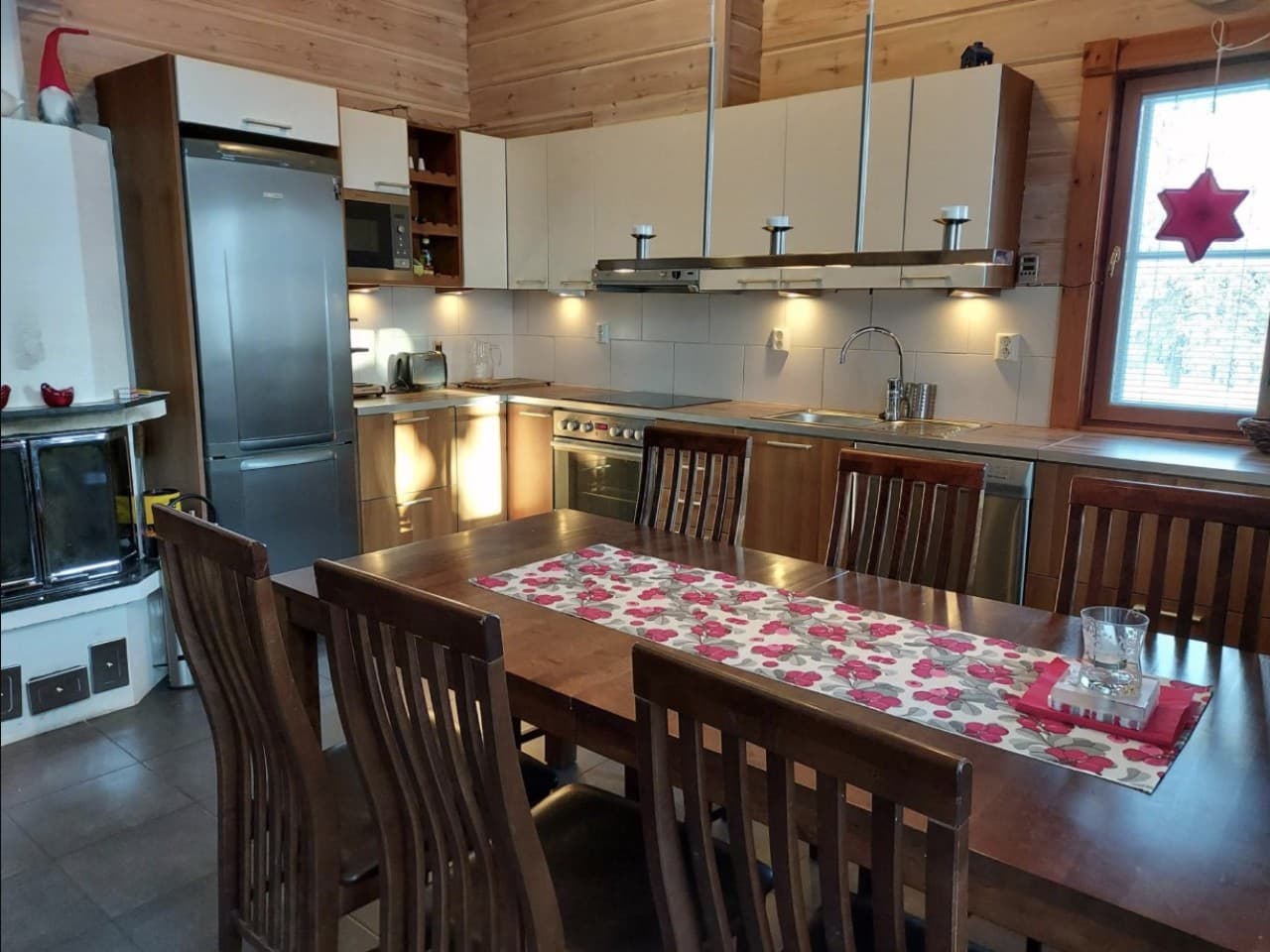chalet metsäntähti.jpg