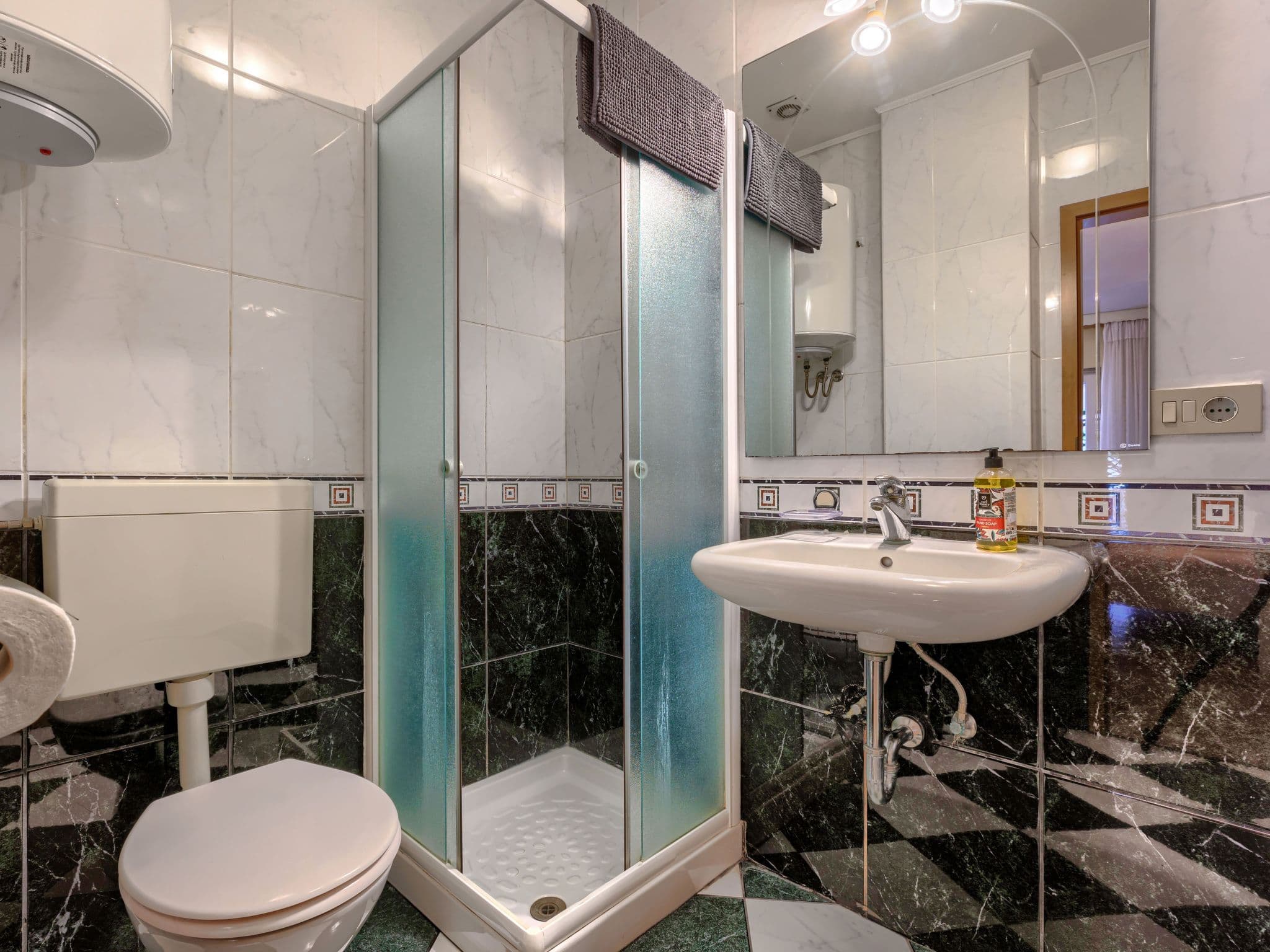 Bathroom / Wellness