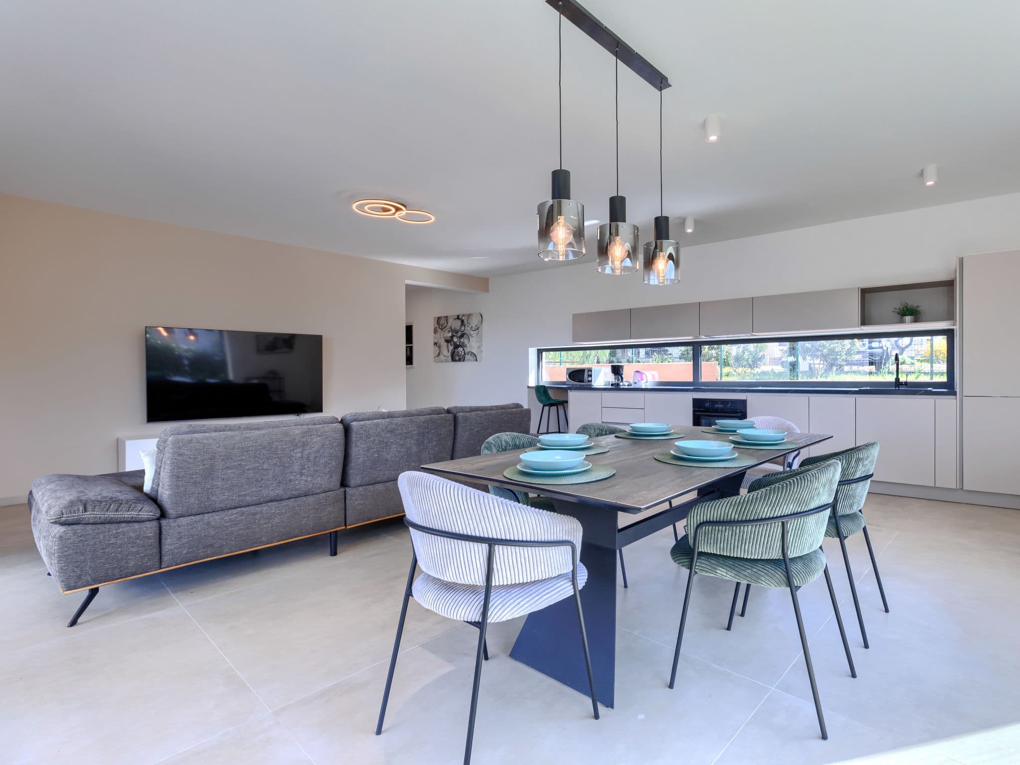 Kitchen / Dining Room