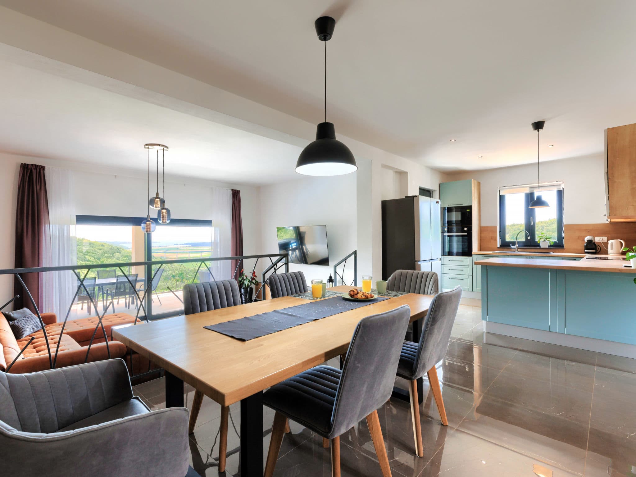 Kitchen / Dining Room
