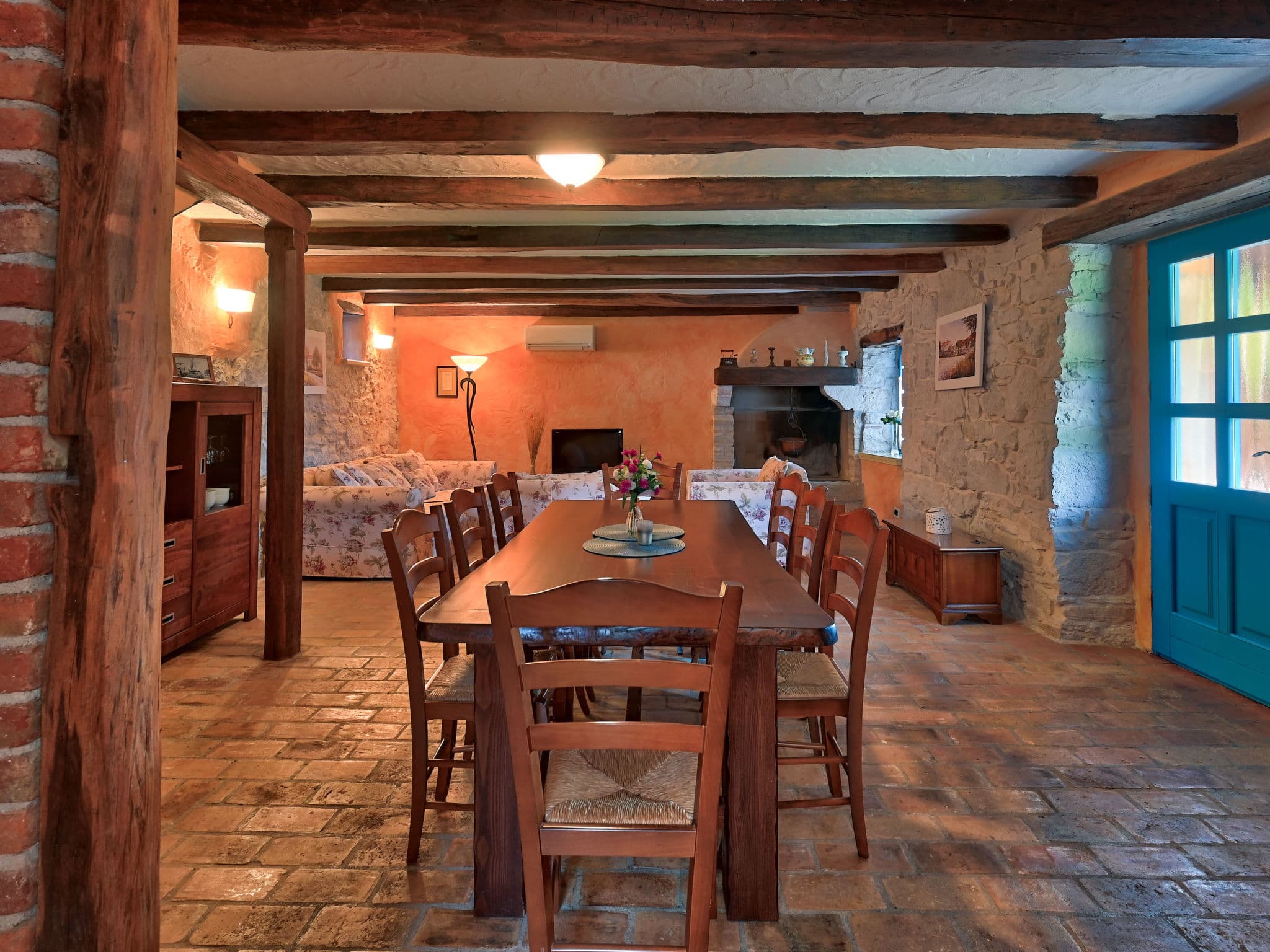 Kitchen / Dining Room