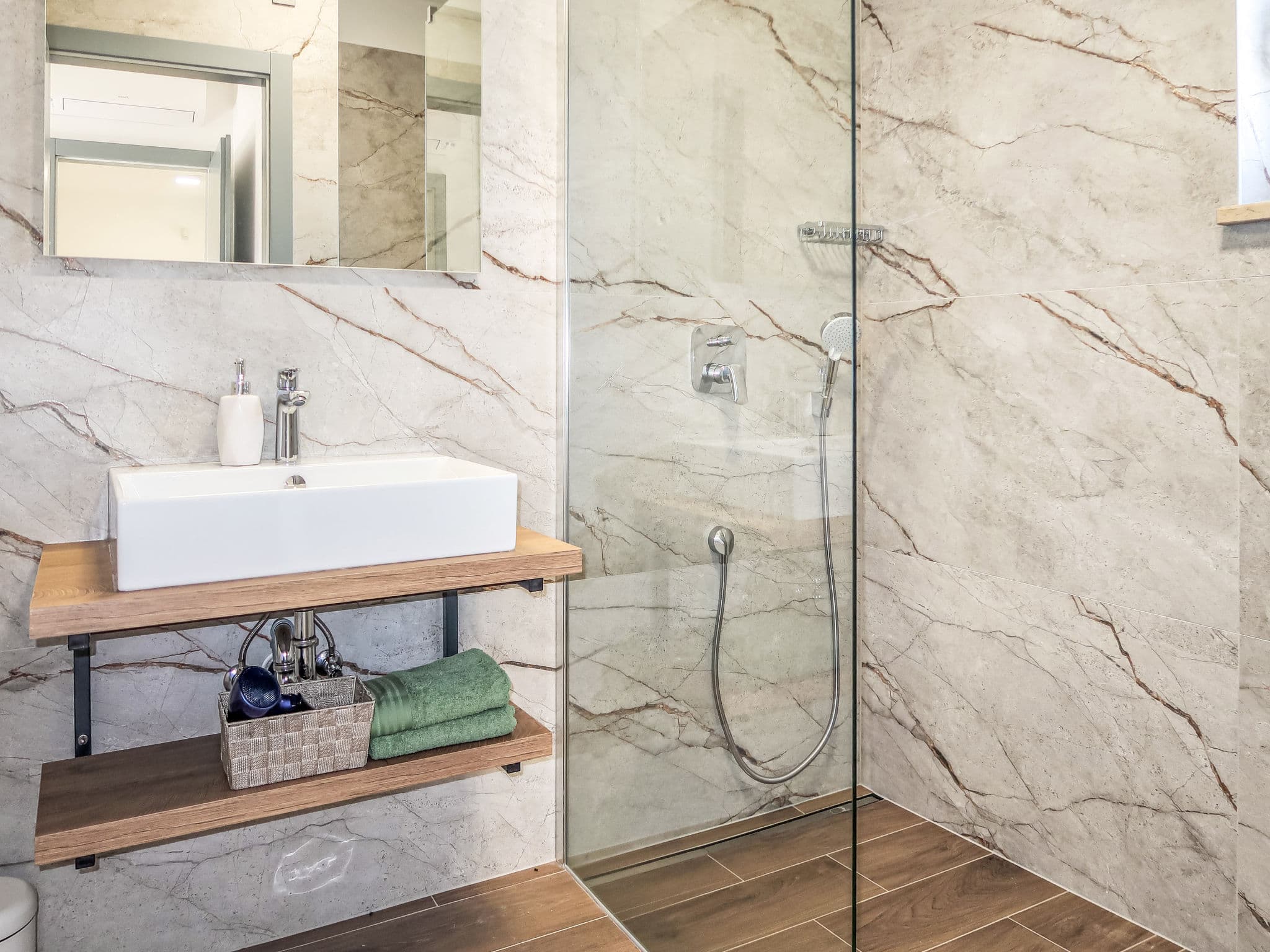 Bathroom / Wellness