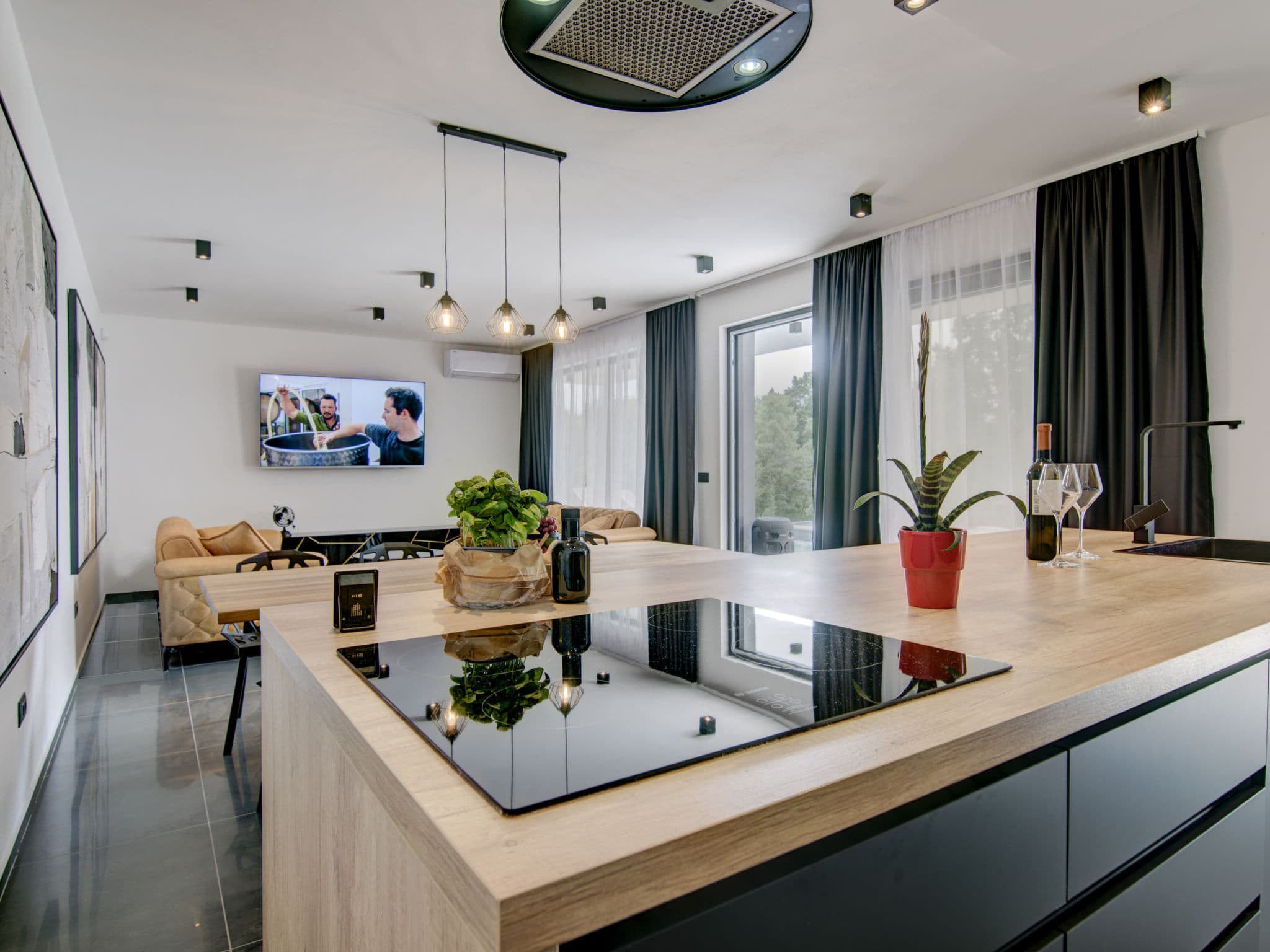 Kitchen / Dining Room
