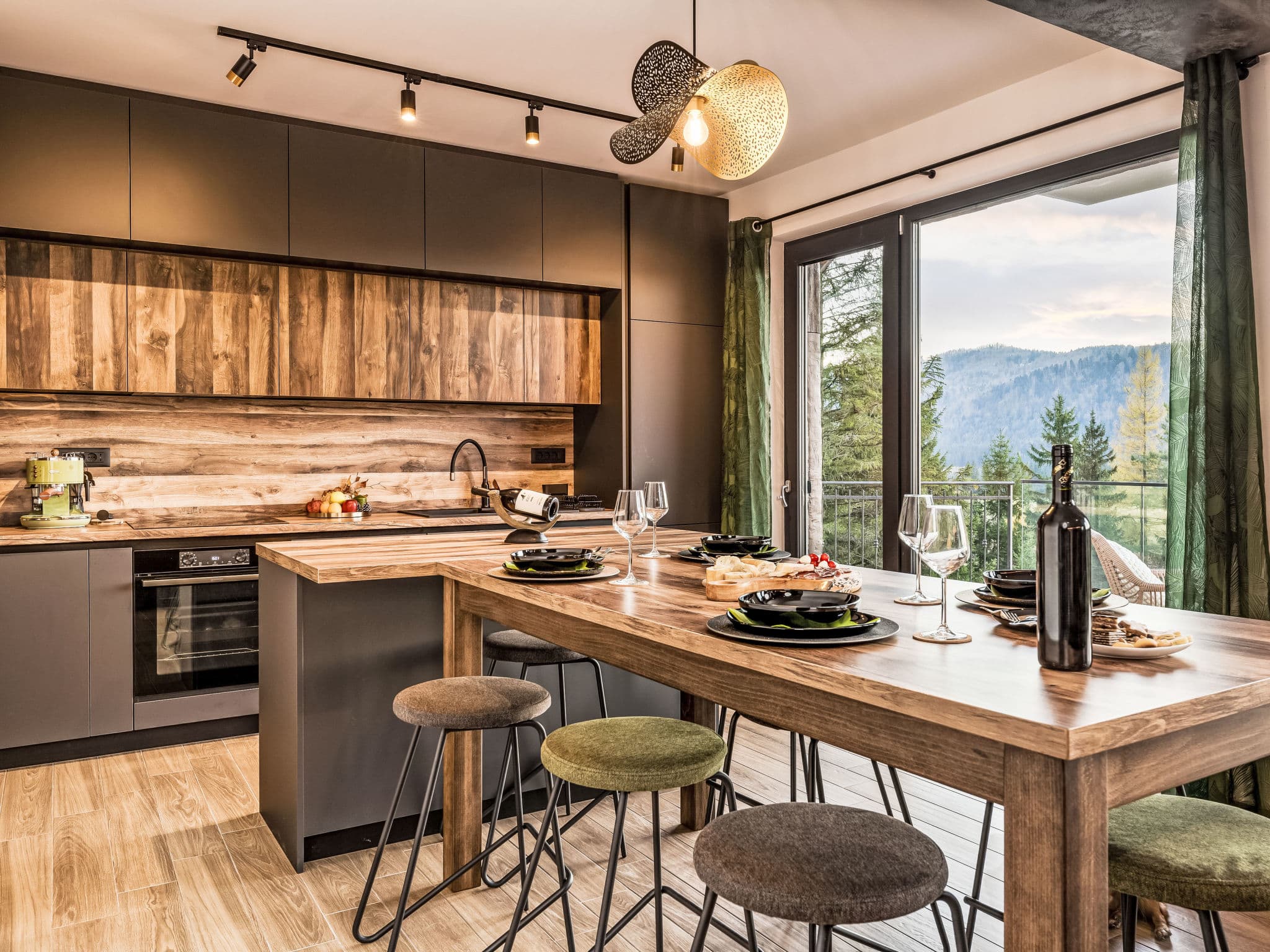 Kitchen / Dining Room