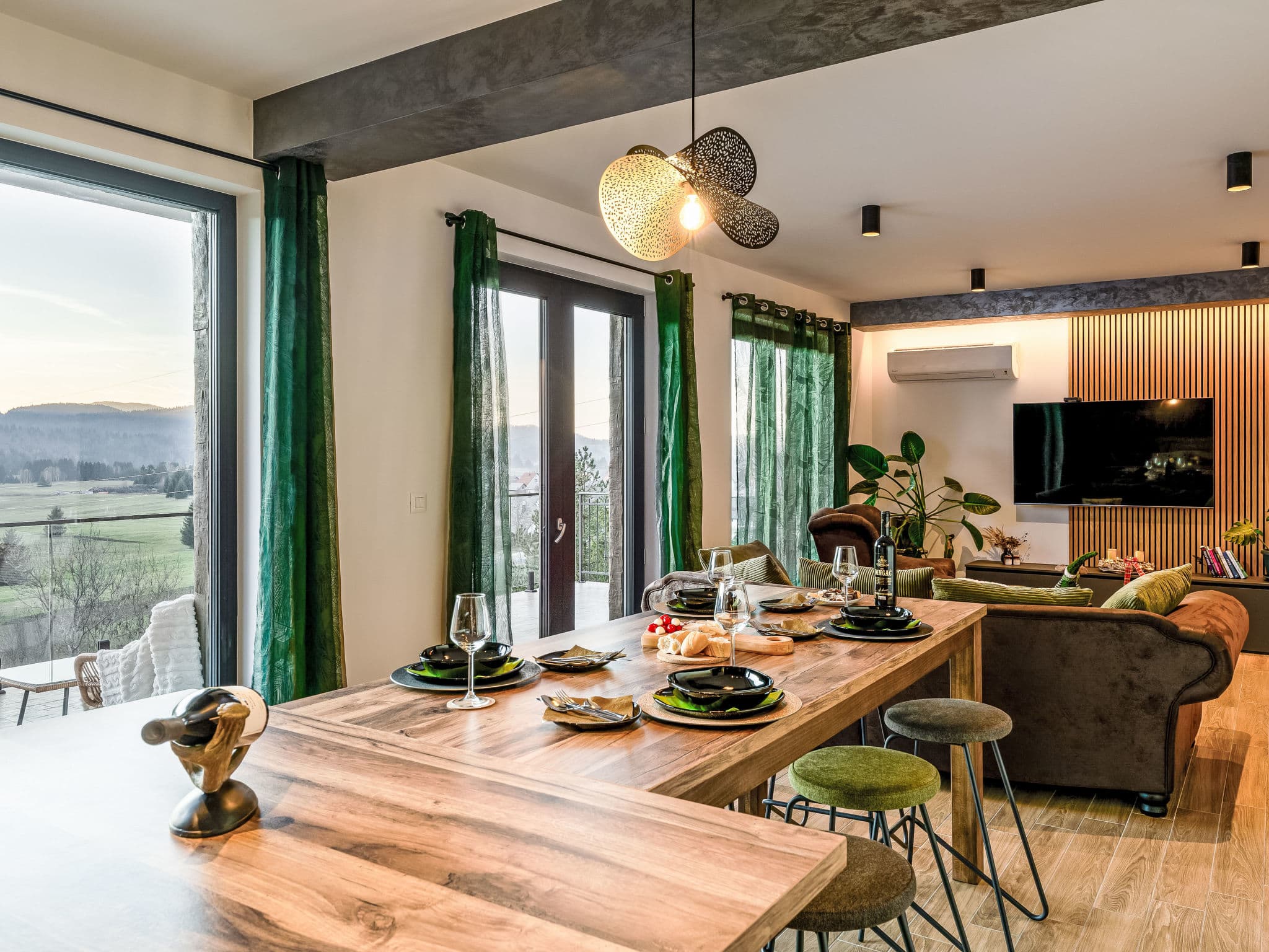 Kitchen / Dining Room