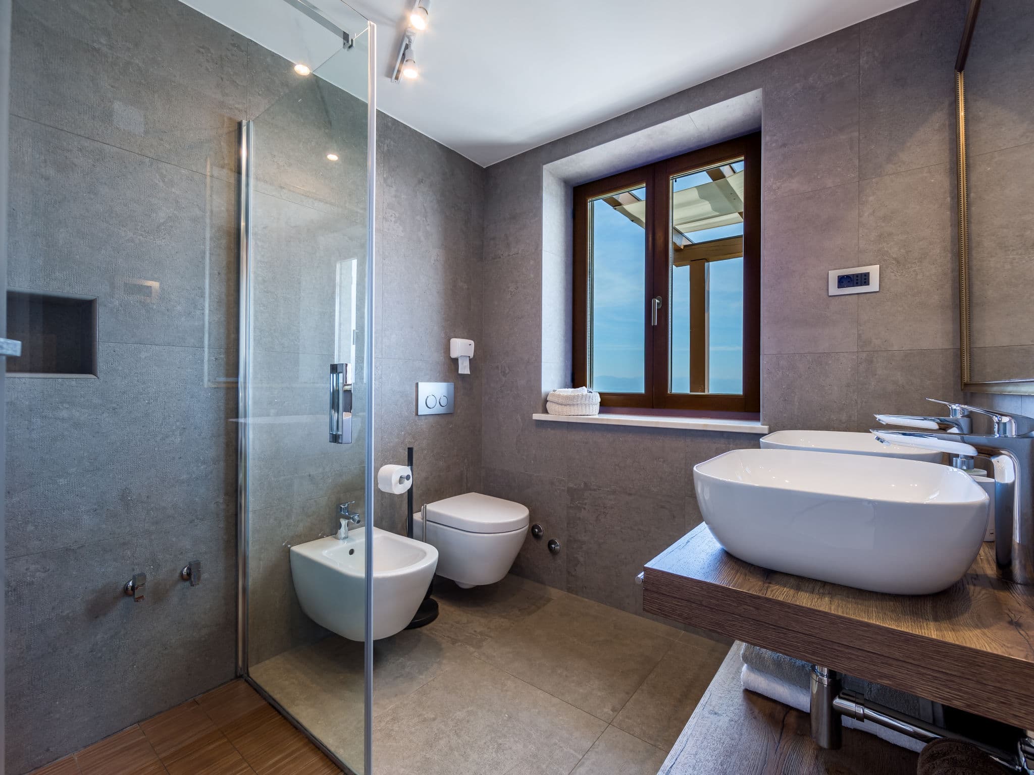 Bathroom / Wellness