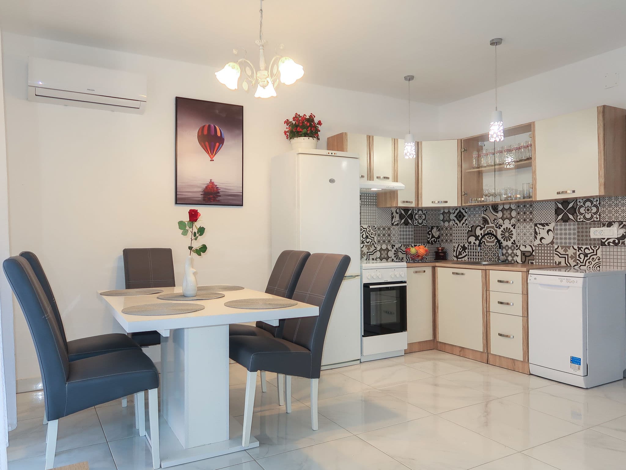 Kitchen / Dining Room