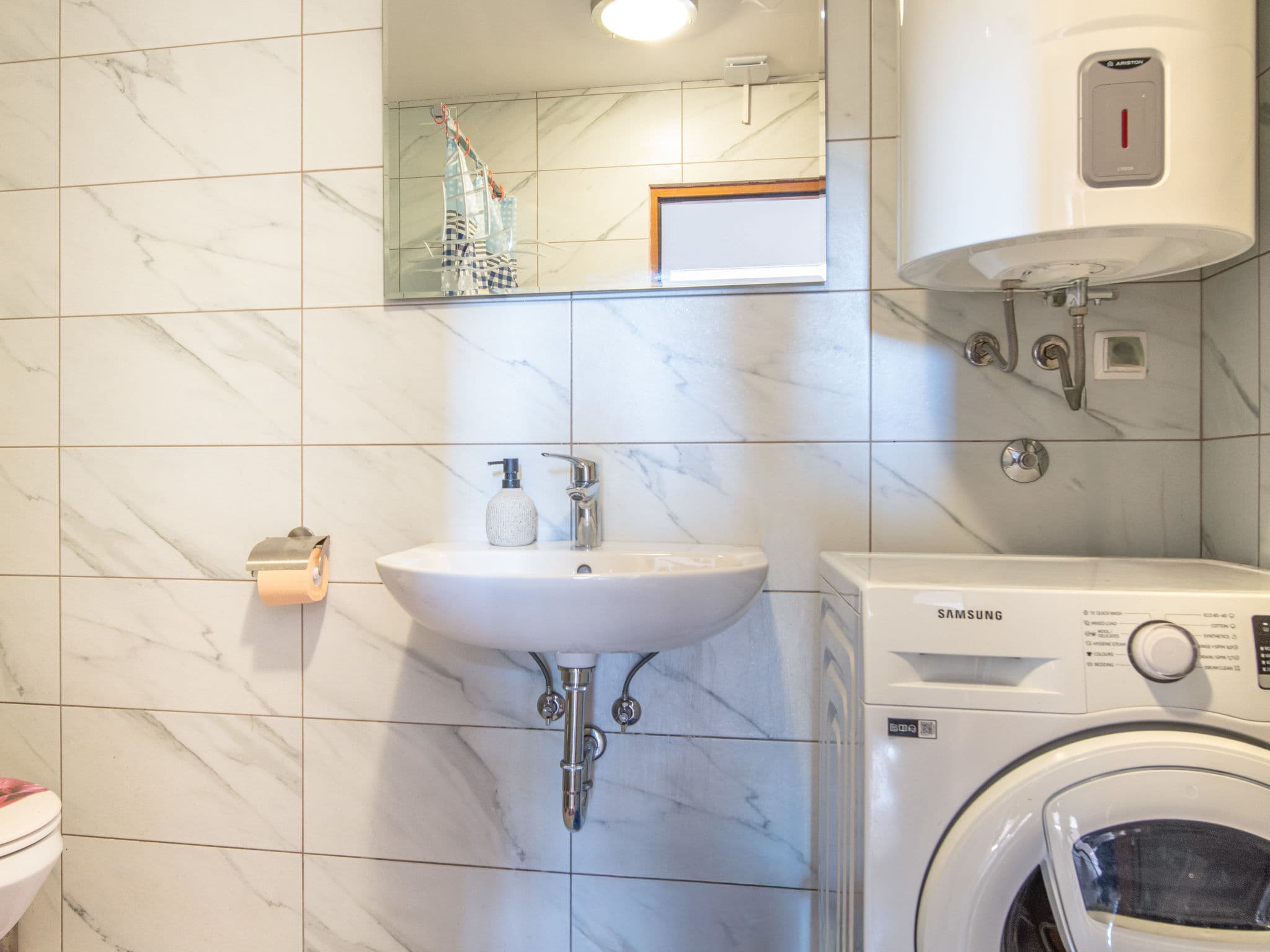 Bathroom / Wellness