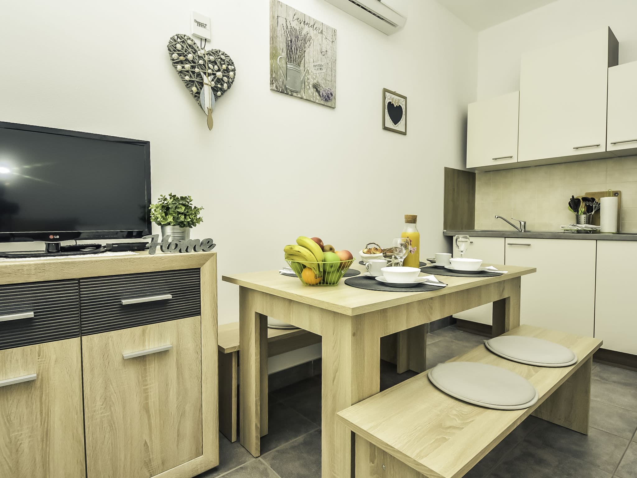 Kitchen / Dining Room