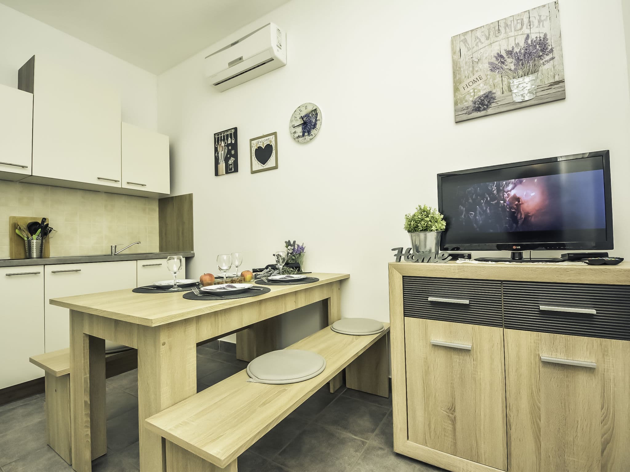 Kitchen / Dining Room