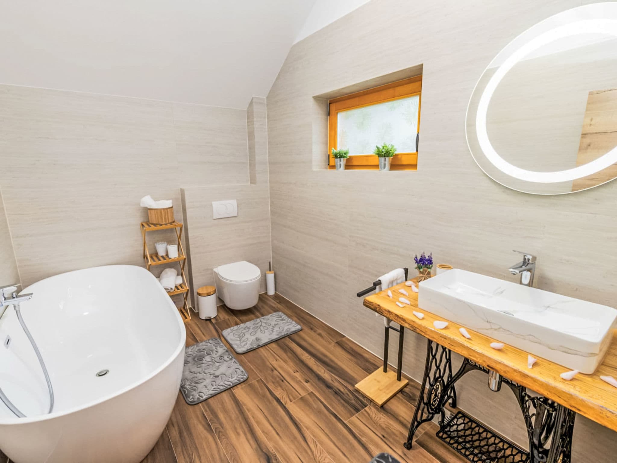 Bathroom / Wellness