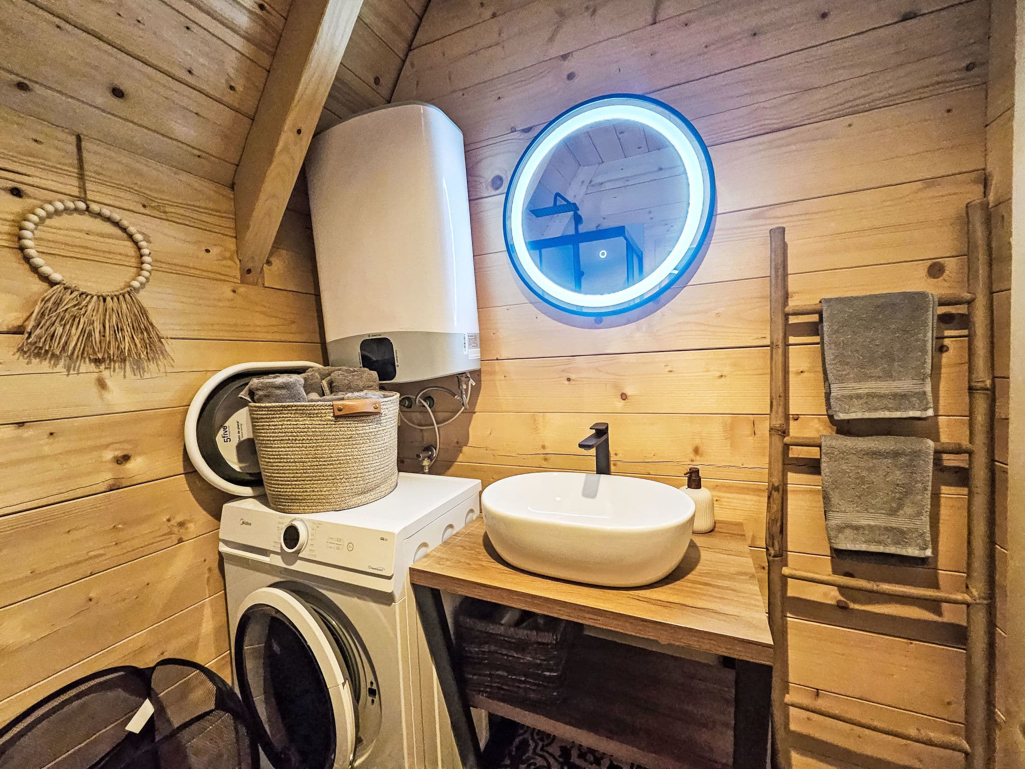 Bathroom / Wellness