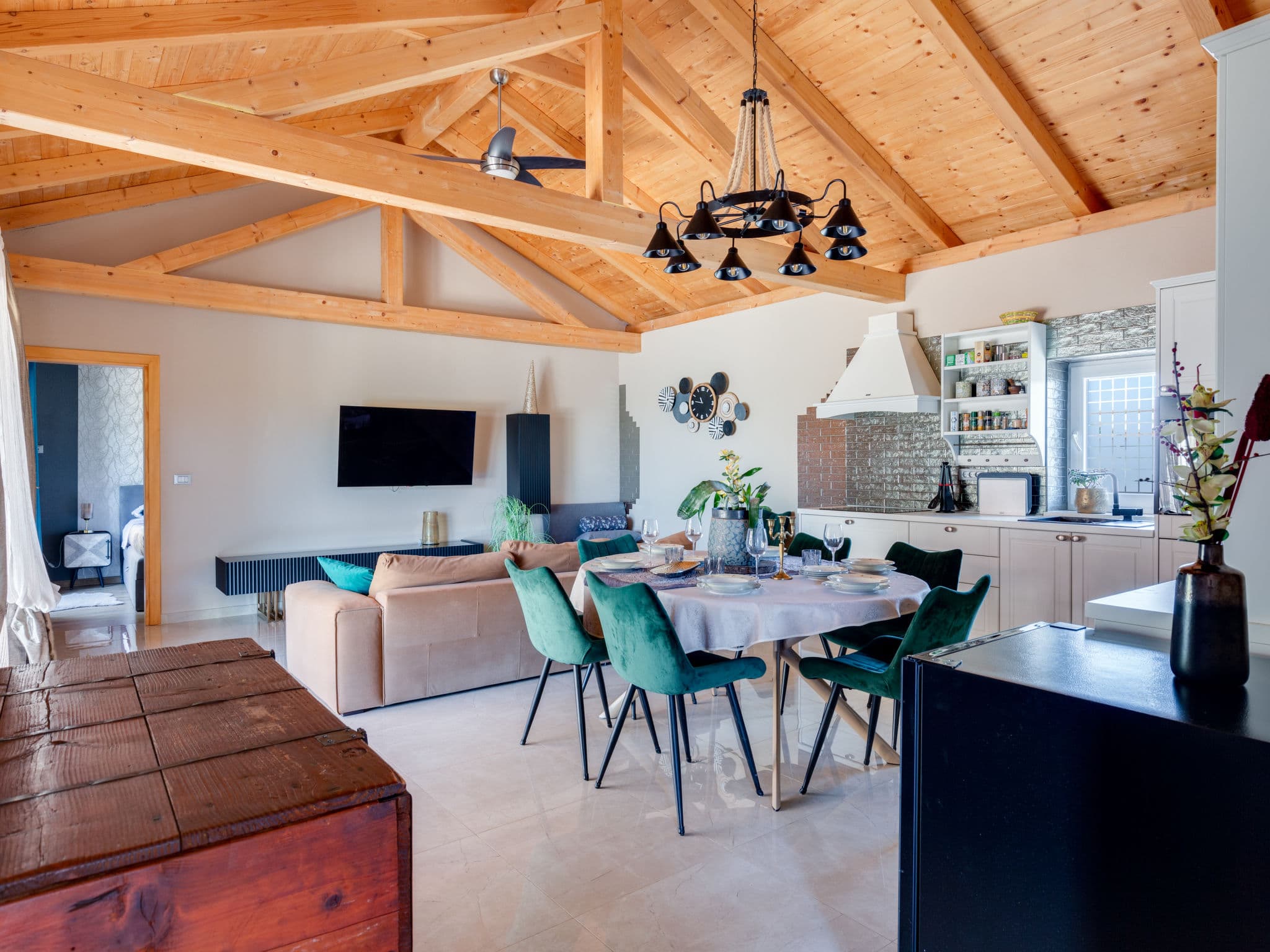 Kitchen / Dining Room