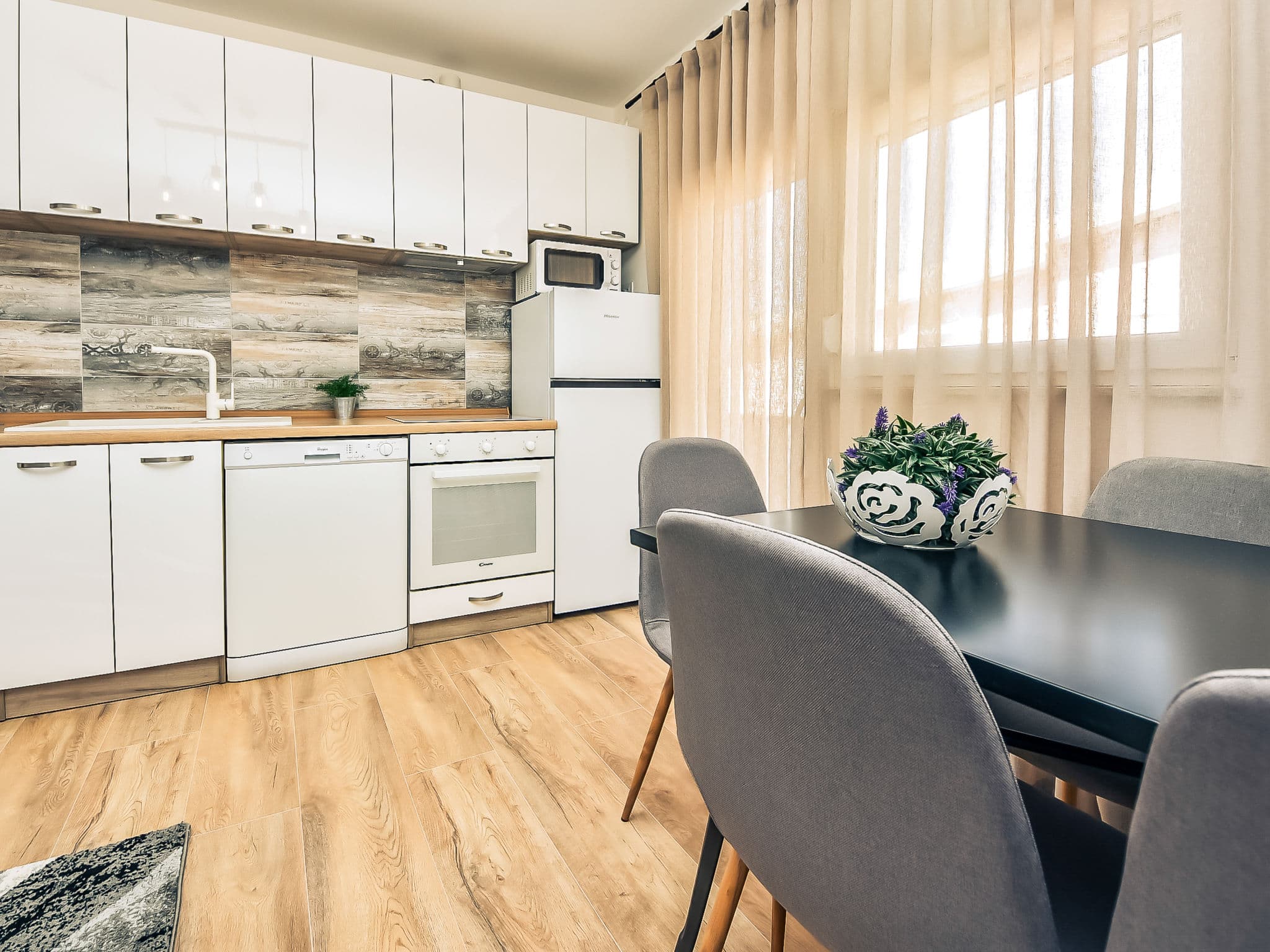 Kitchen / Dining Room